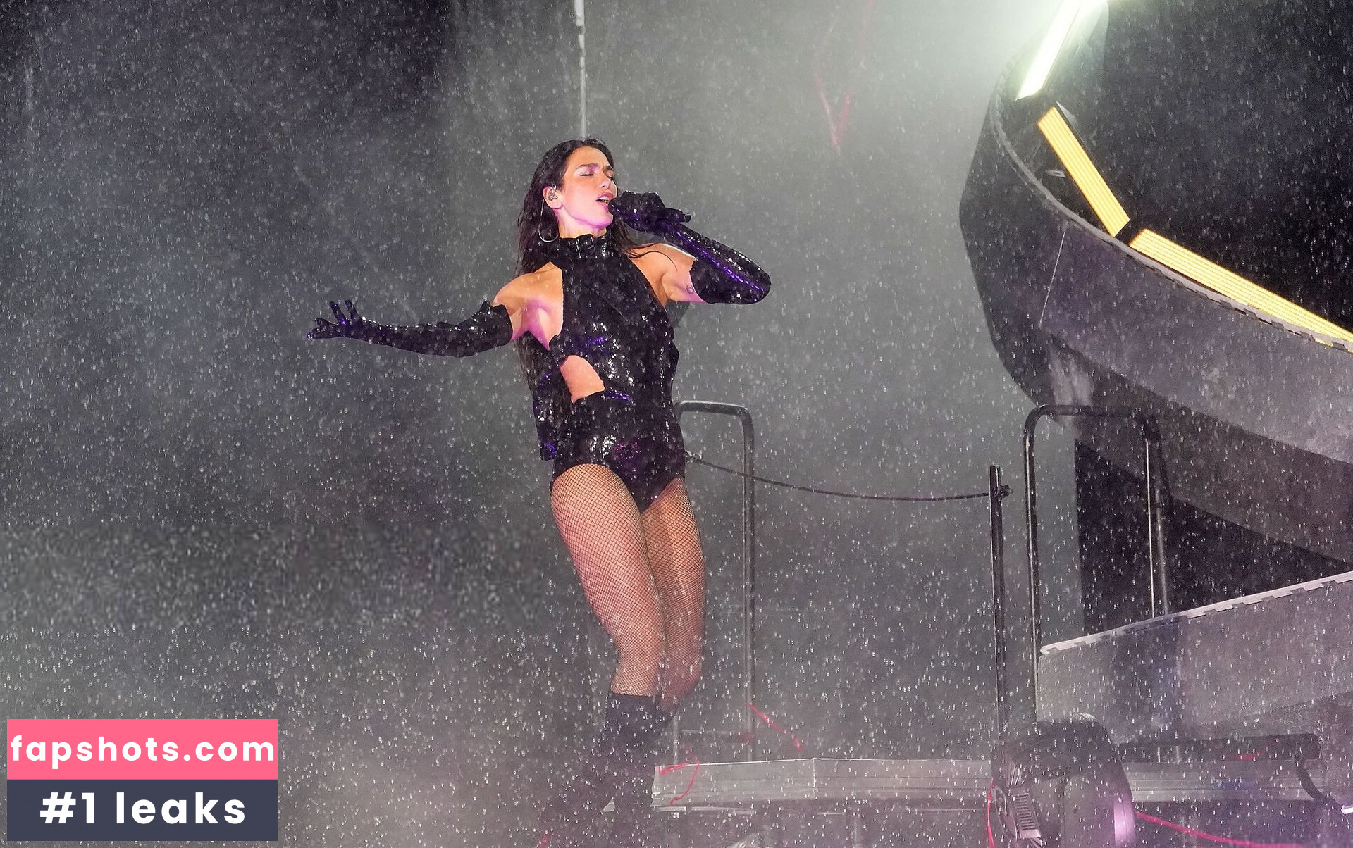 Dua Lipa gallery photo #387