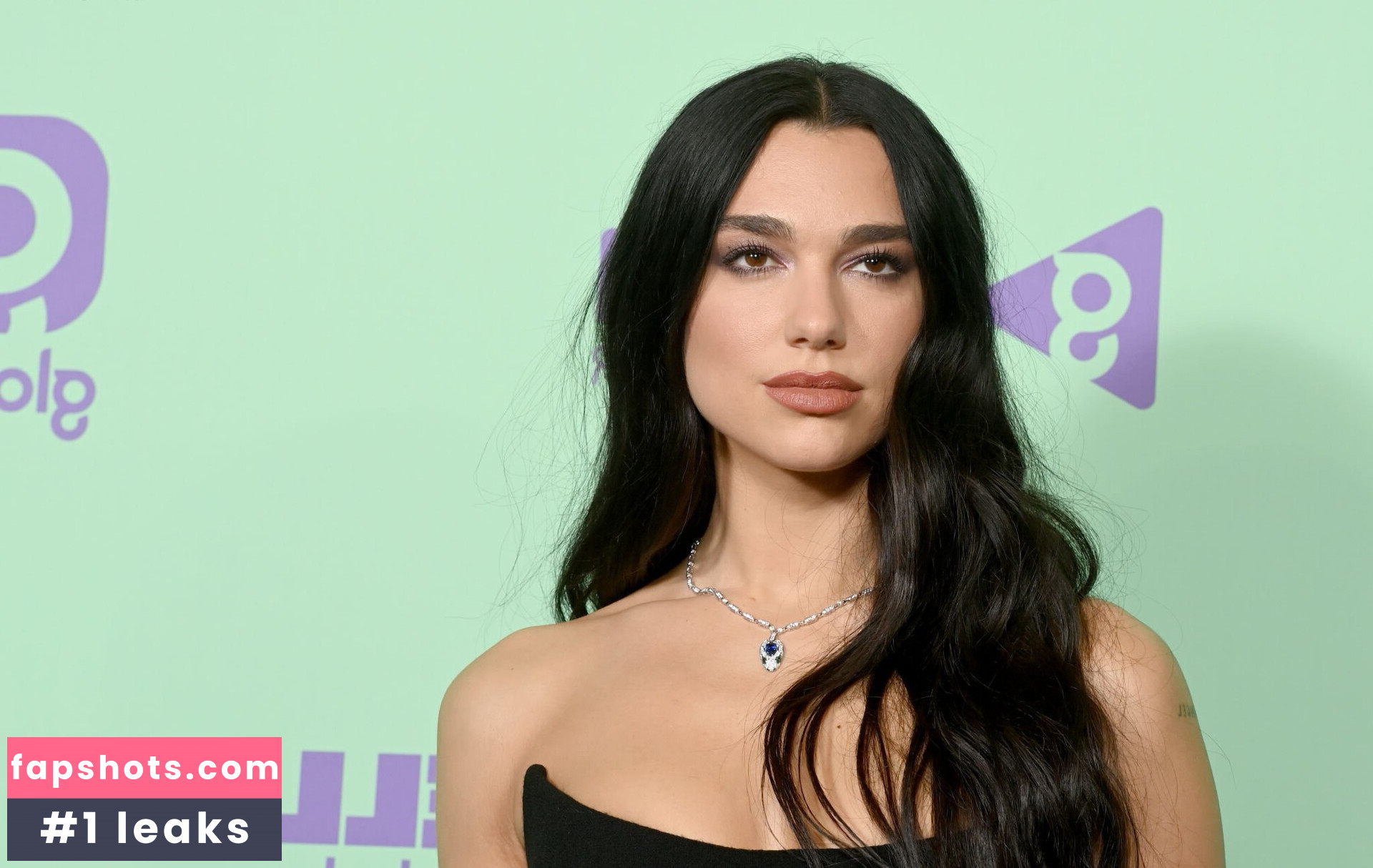 Dua Lipa gallery photo #3861