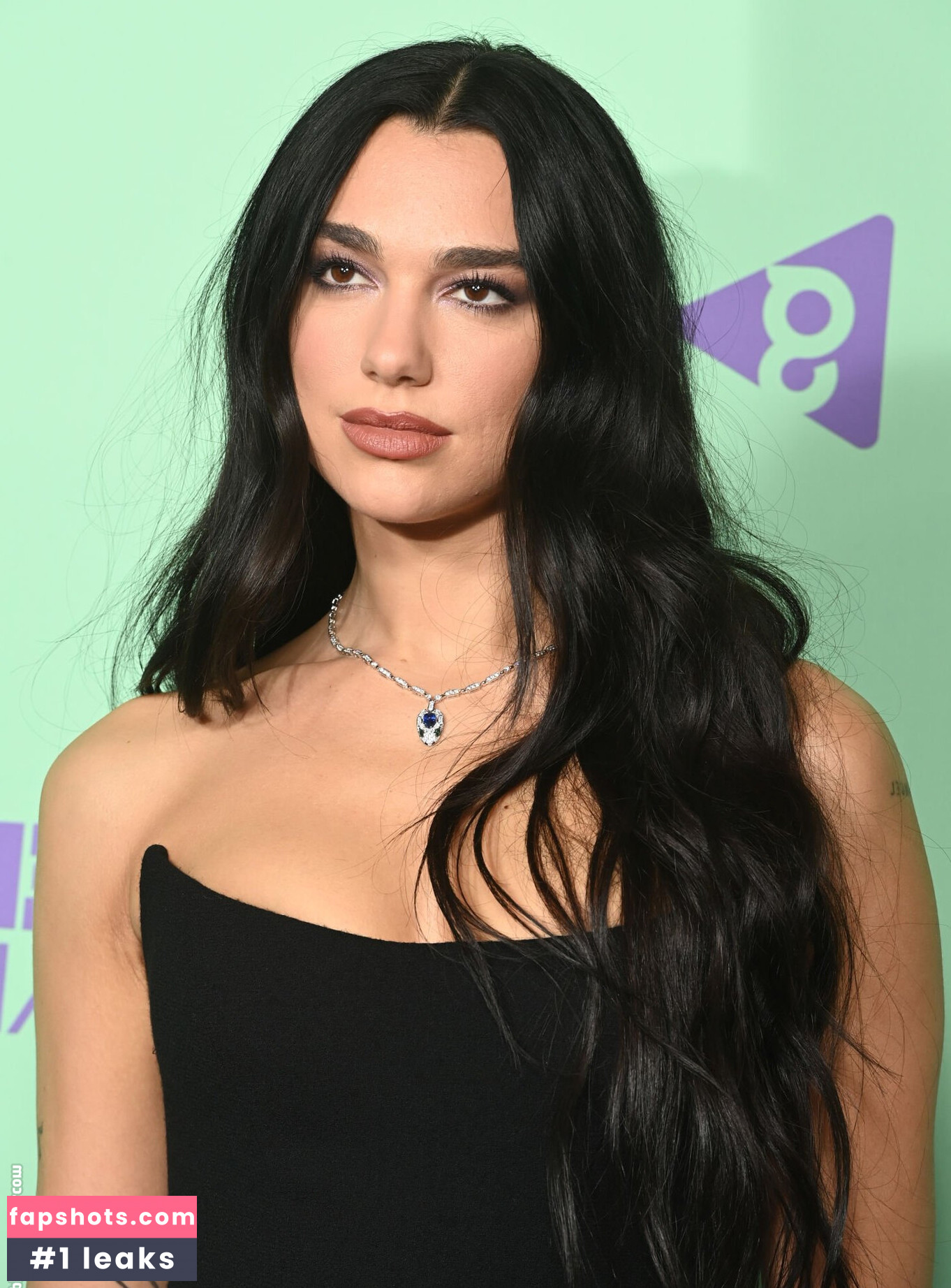 Dua Lipa gallery photo #3862