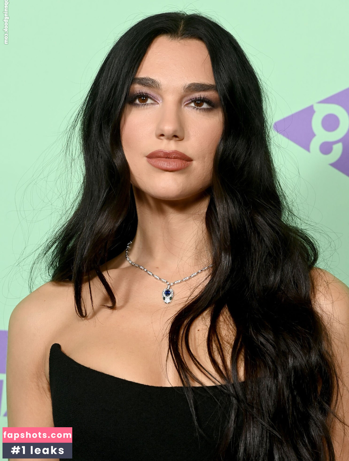 Dua Lipa gallery photo #3865