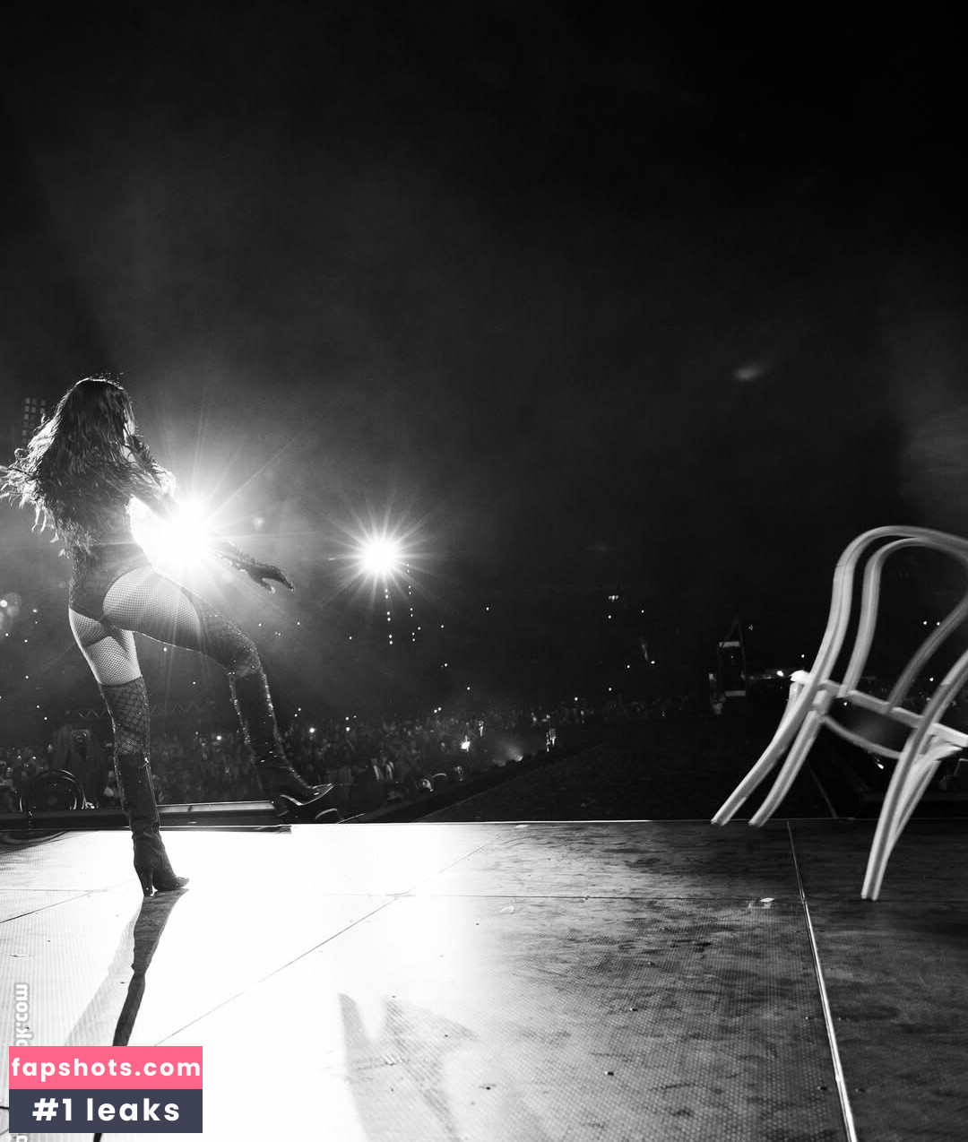 Dua Lipa gallery photo #40