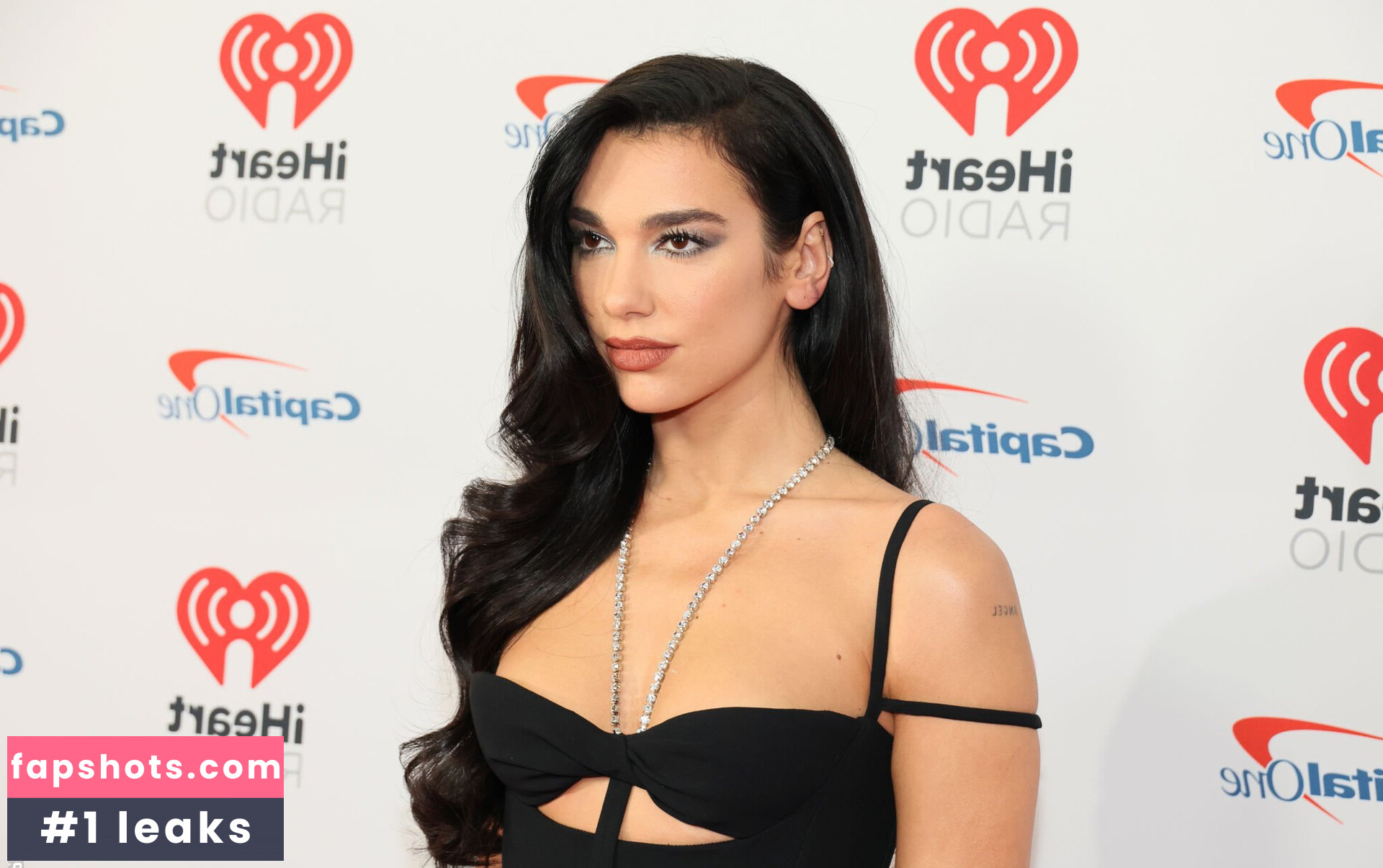 Dua Lipa gallery photo #3915