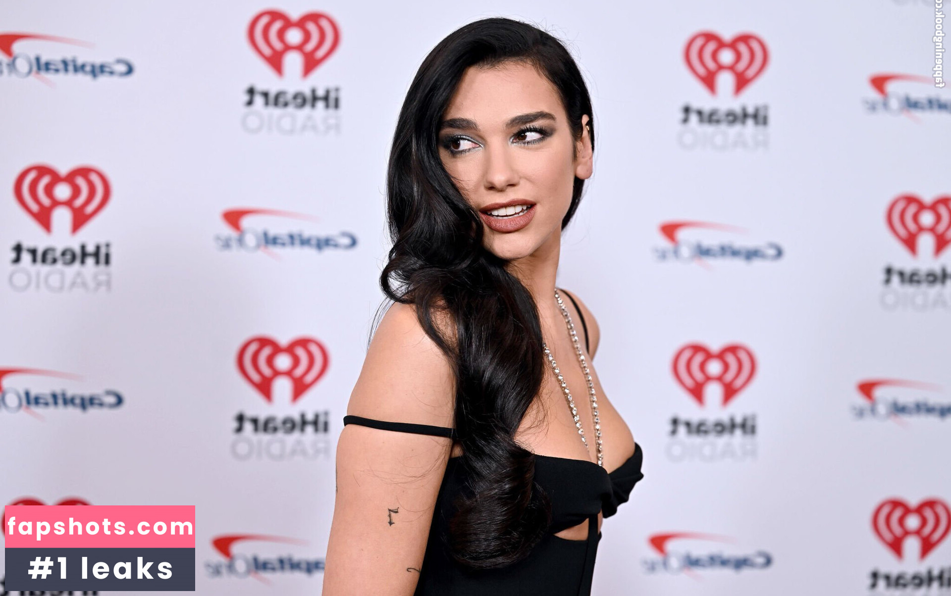 Dua Lipa gallery photo #3917