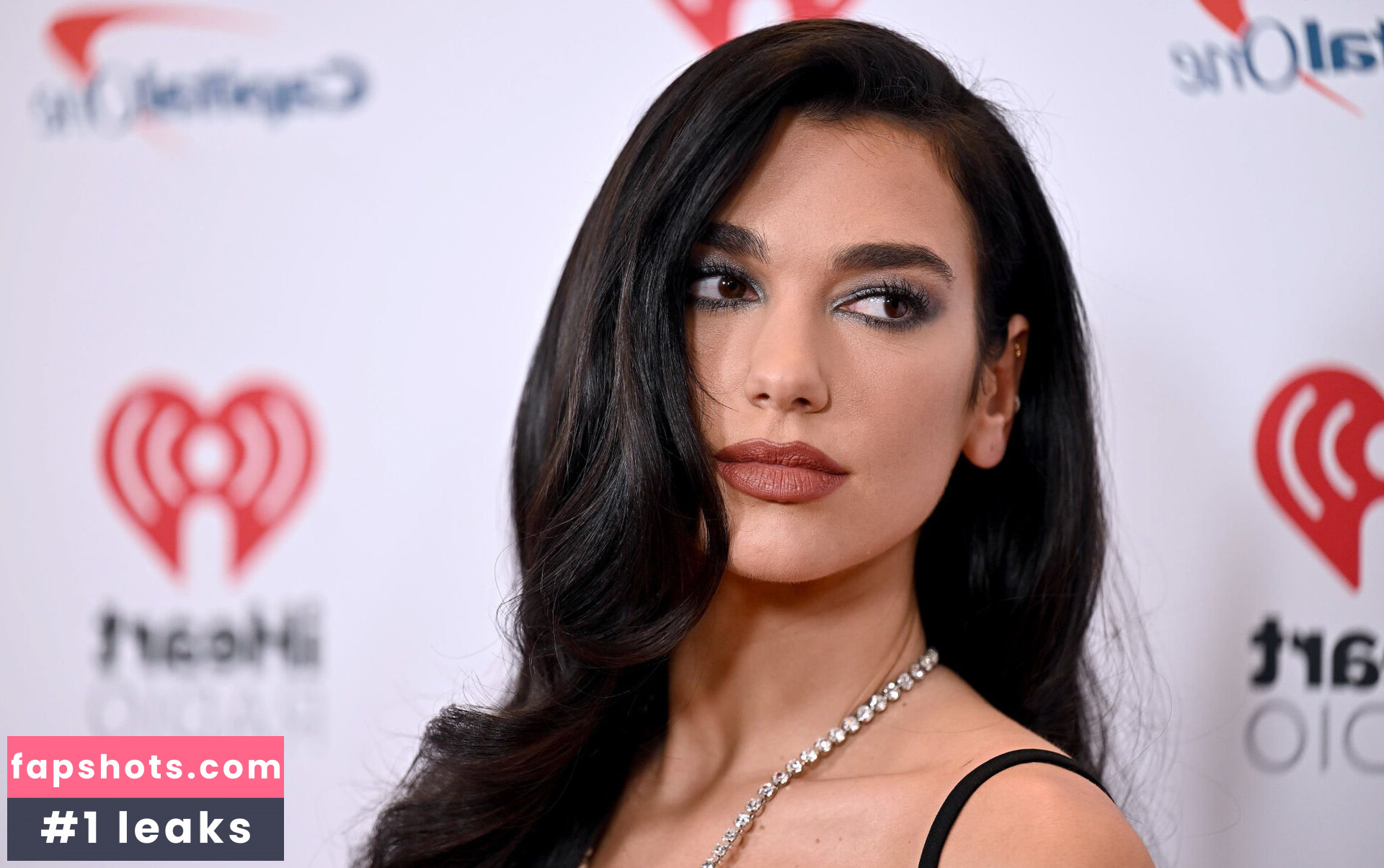 Dua Lipa gallery photo #3918