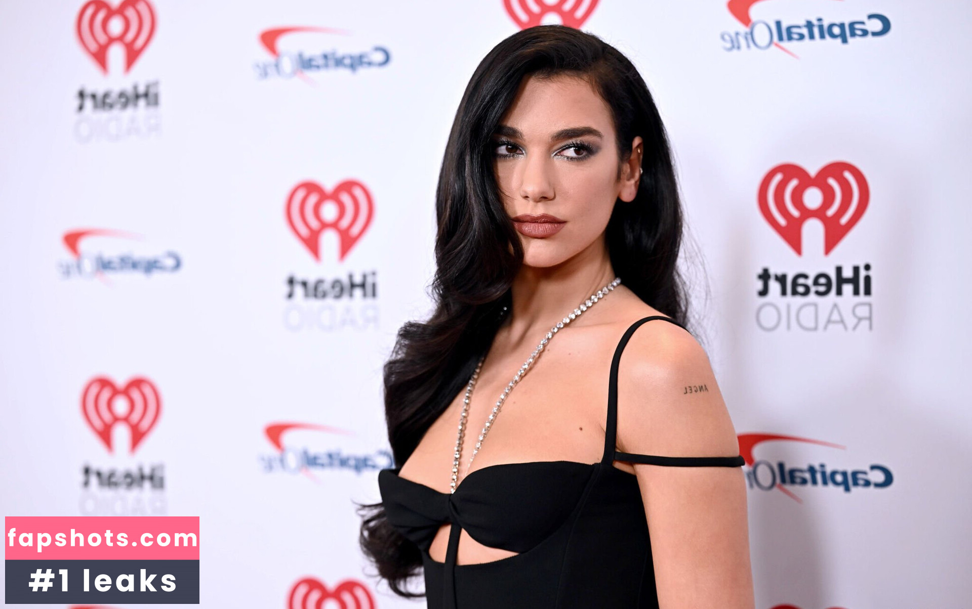 Dua Lipa gallery photo #3919