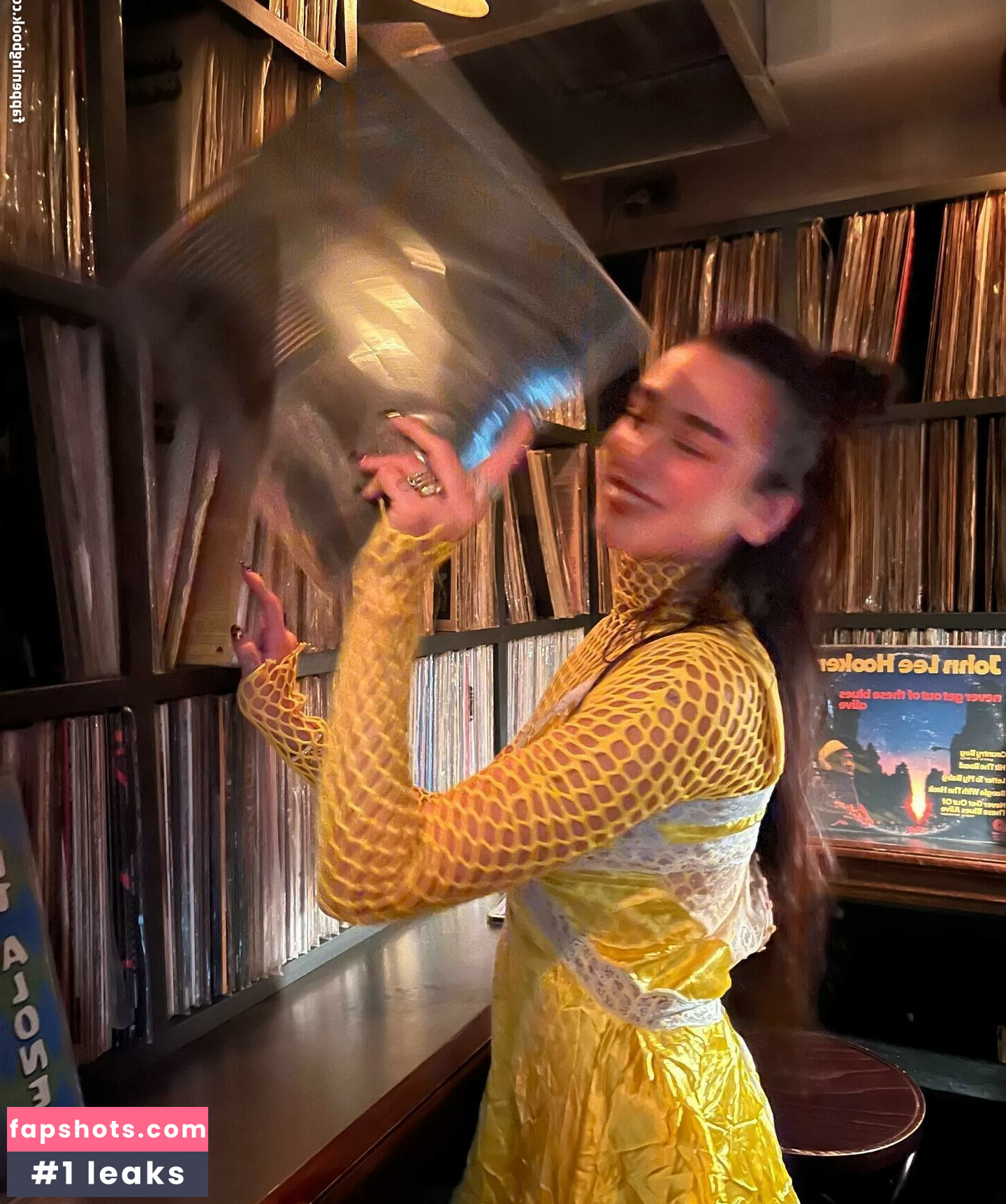 Dua Lipa gallery photo #4049