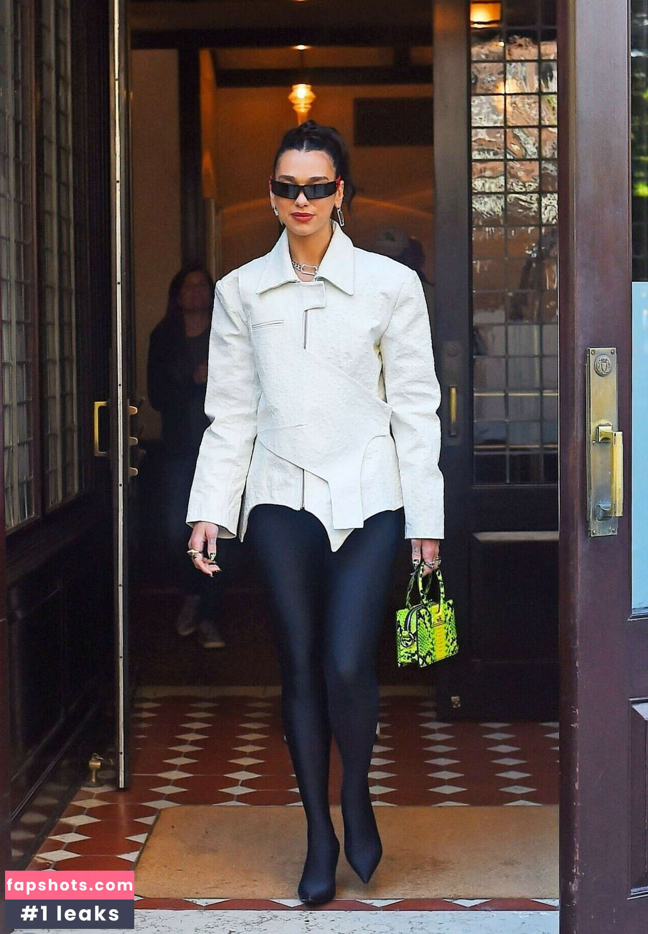 Dua Lipa gallery photo #4066