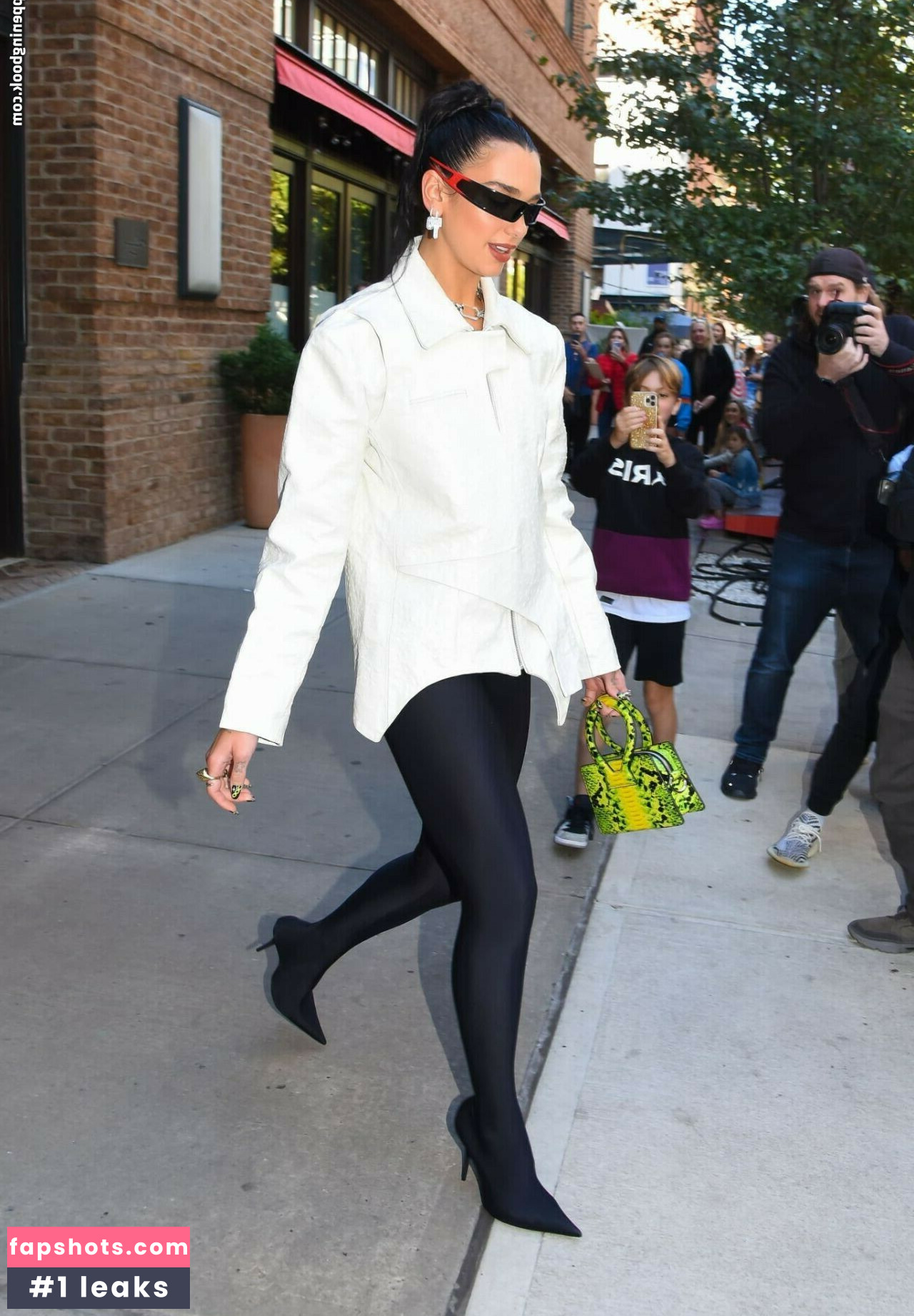 Dua Lipa gallery photo #4068