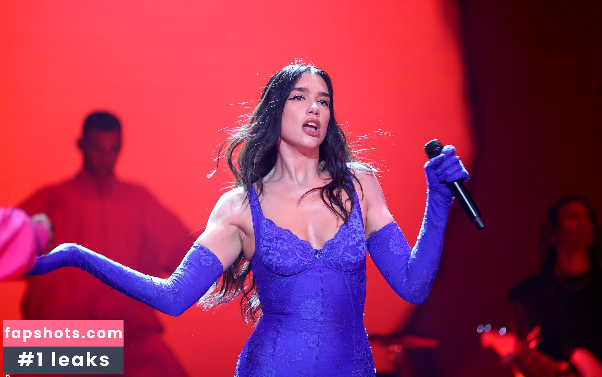 Dua Lipa gallery photo #4102