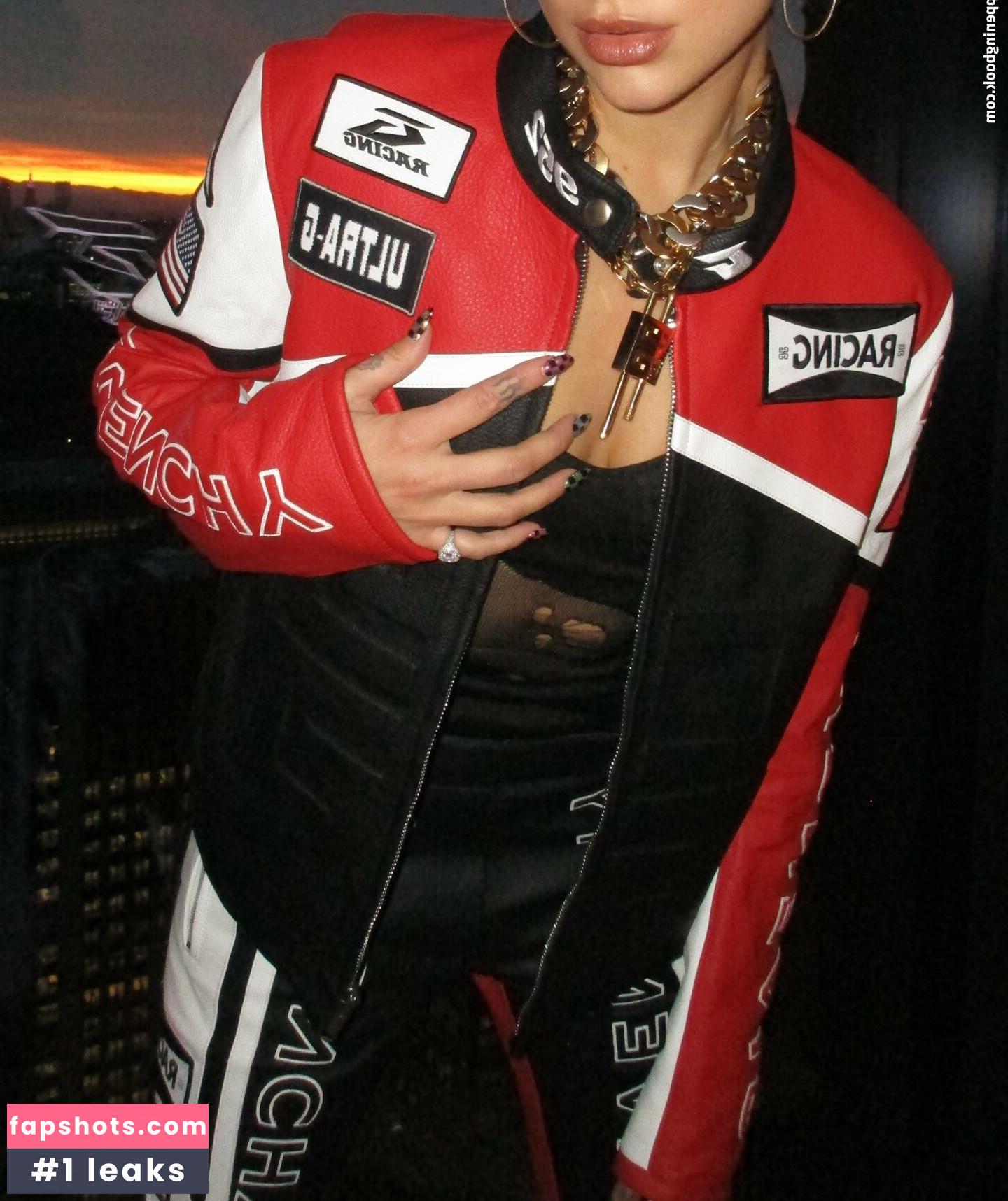 Dua Lipa gallery photo #4117