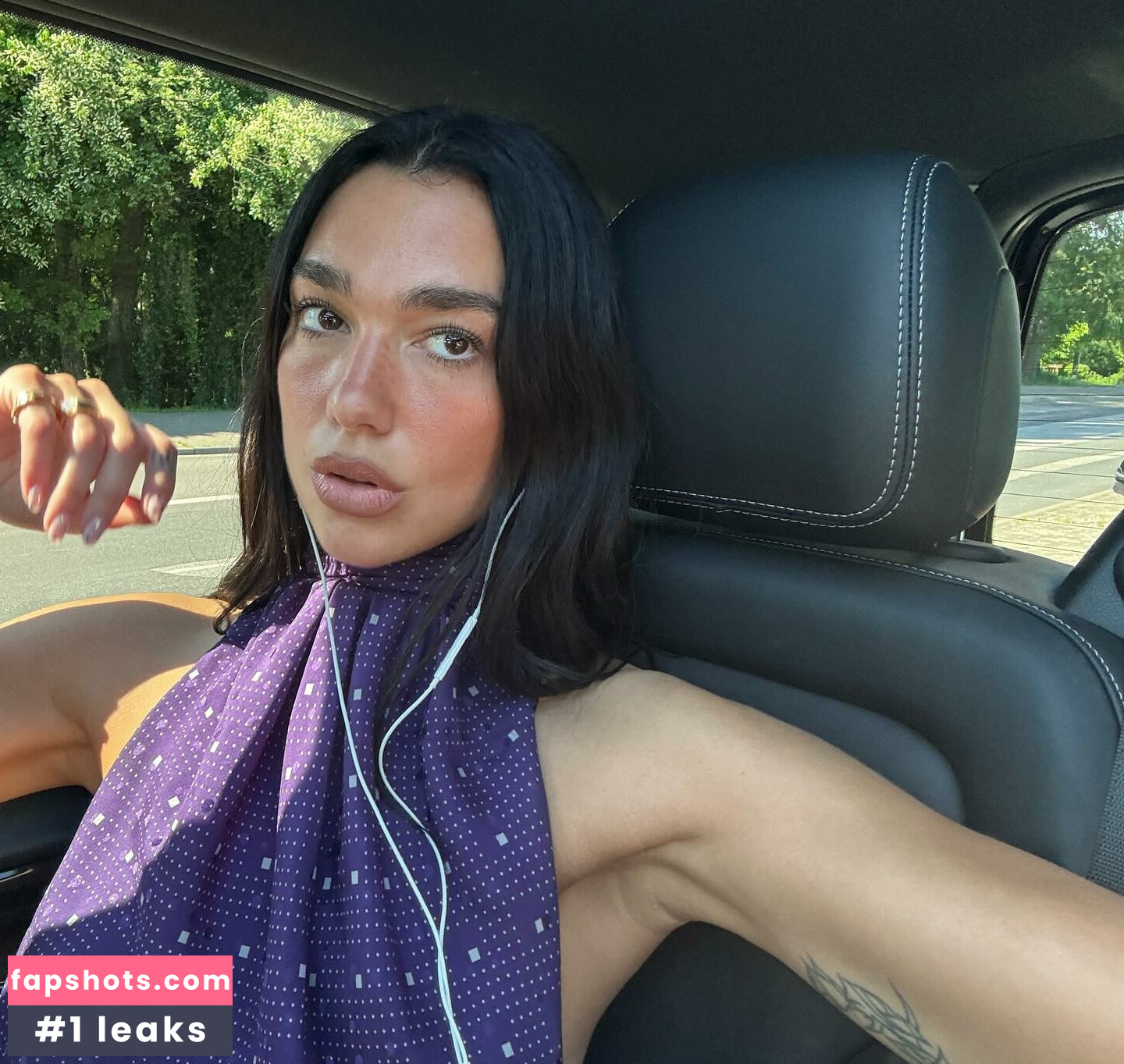 Dua Lipa gallery photo #425