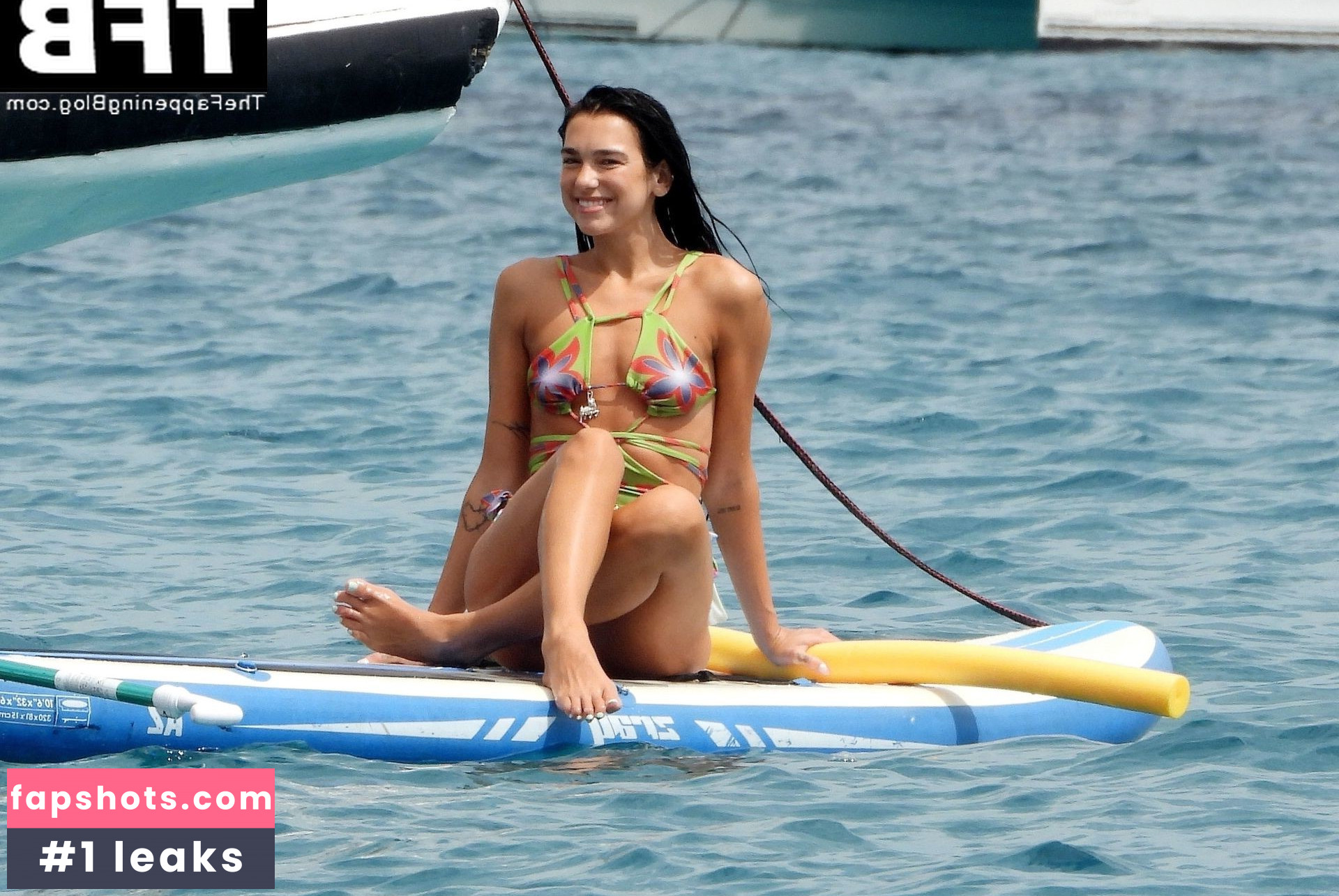 Dua Lipa gallery photo #4284