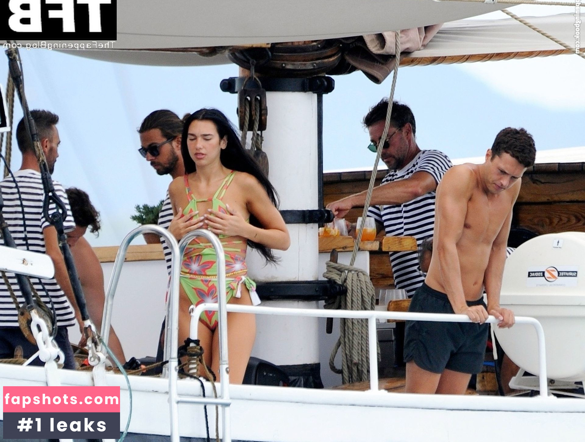 Dua Lipa gallery photo #4285