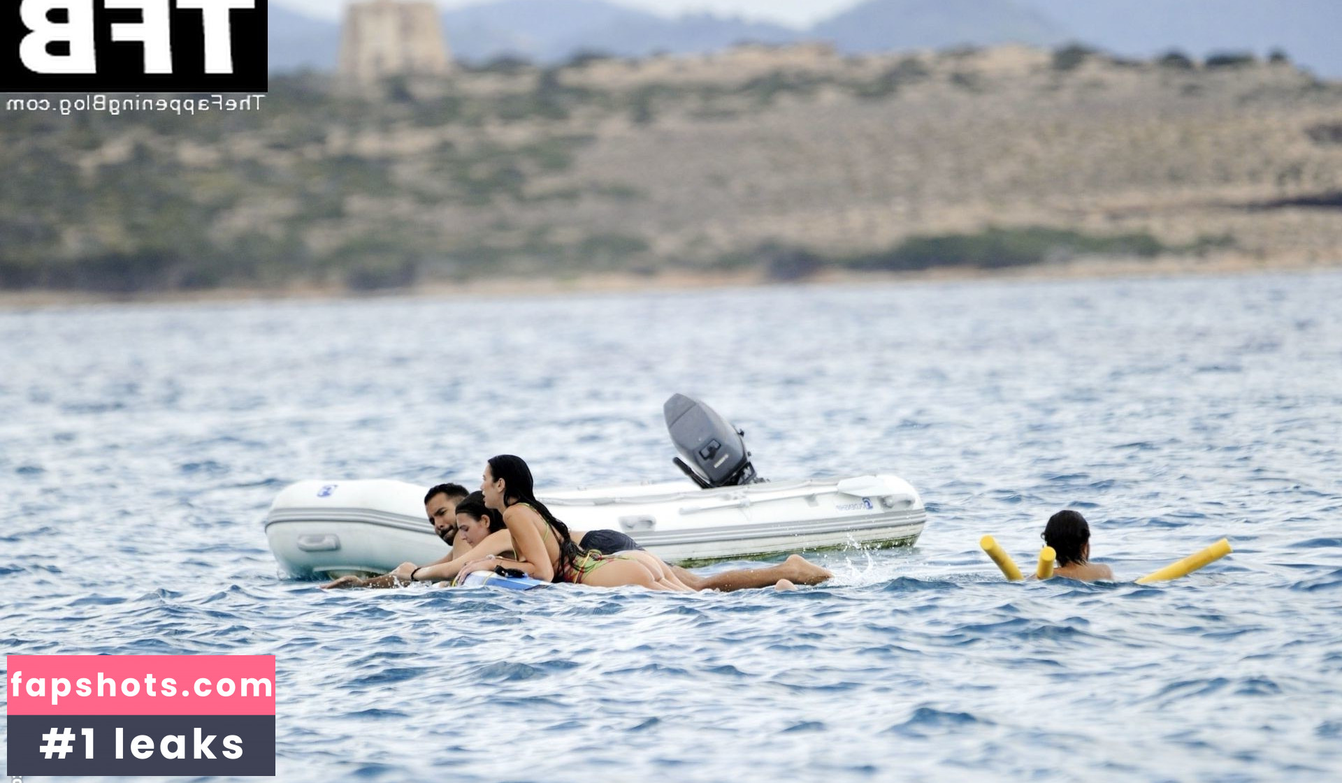 Dua Lipa gallery photo #4286