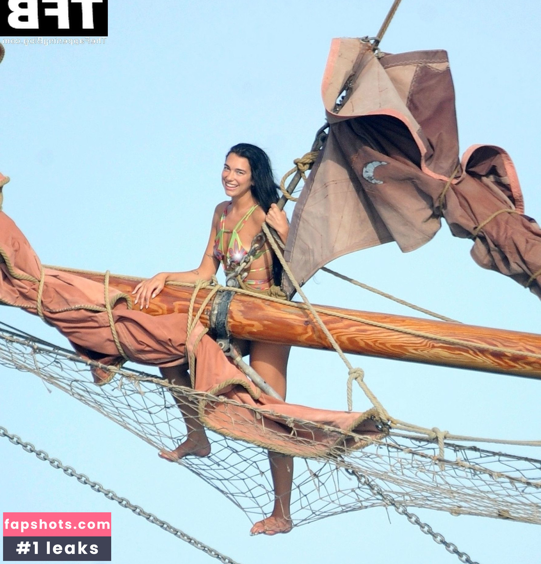 Dua Lipa gallery photo #4300