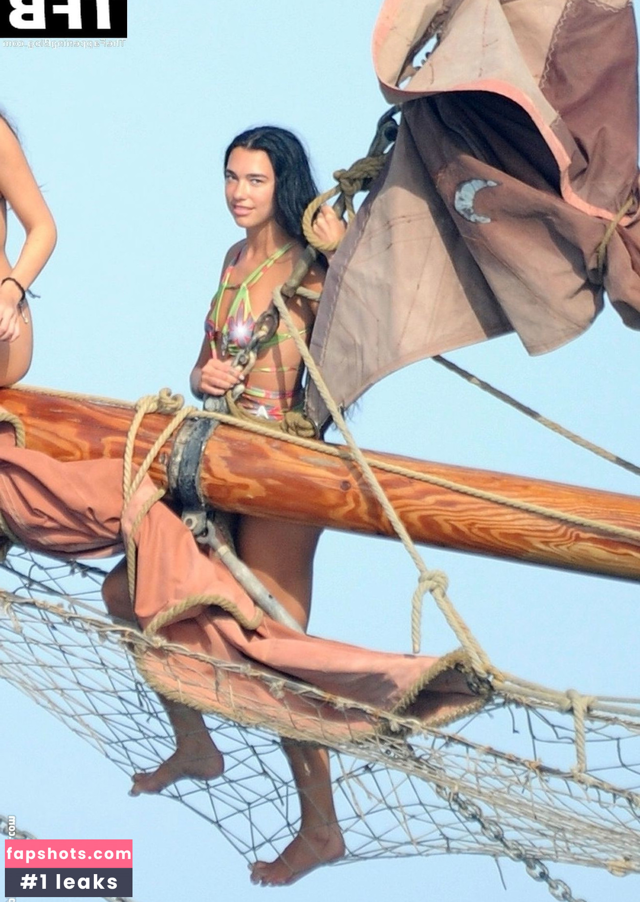 Dua Lipa gallery photo #4305