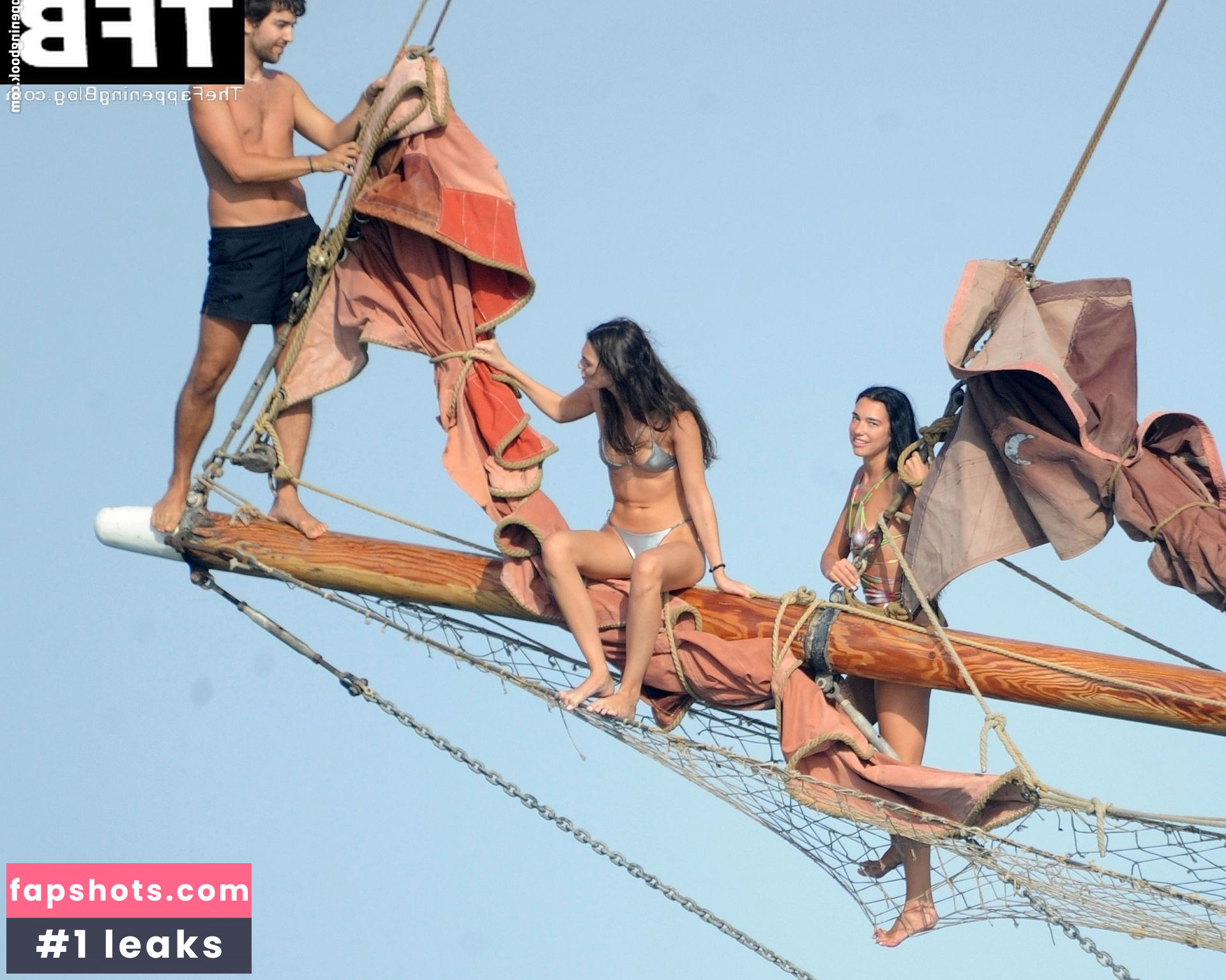 Dua Lipa gallery photo #4306