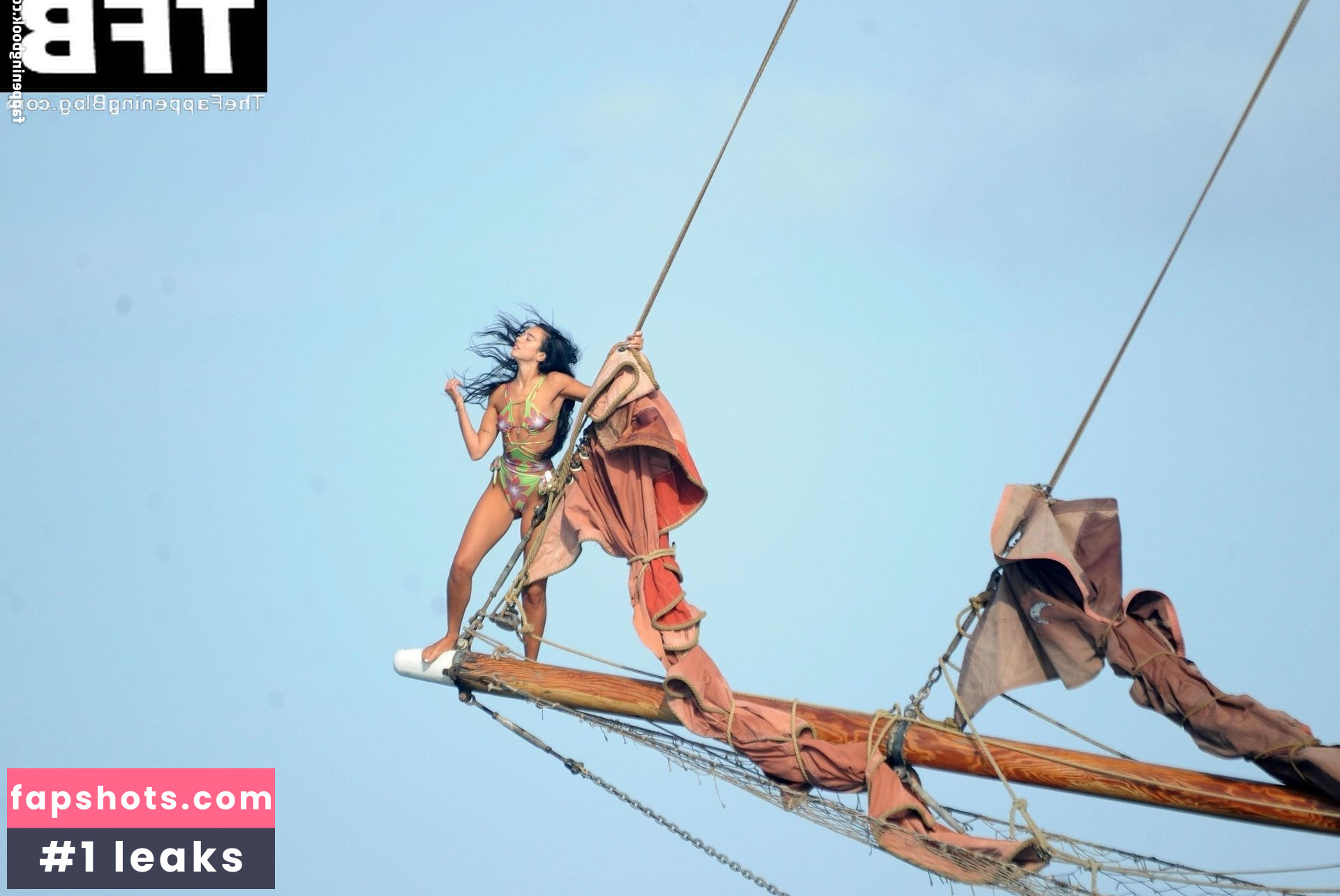 Dua Lipa gallery photo #4314