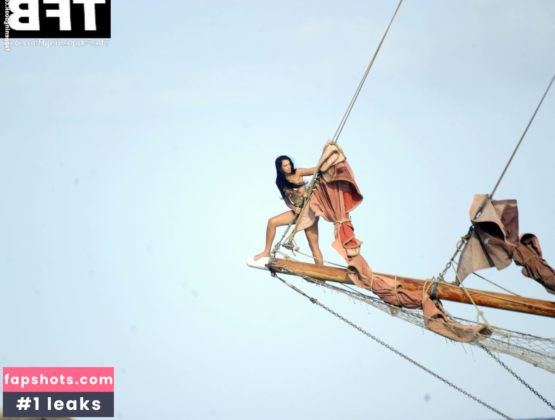 Dua Lipa gallery photo #4321