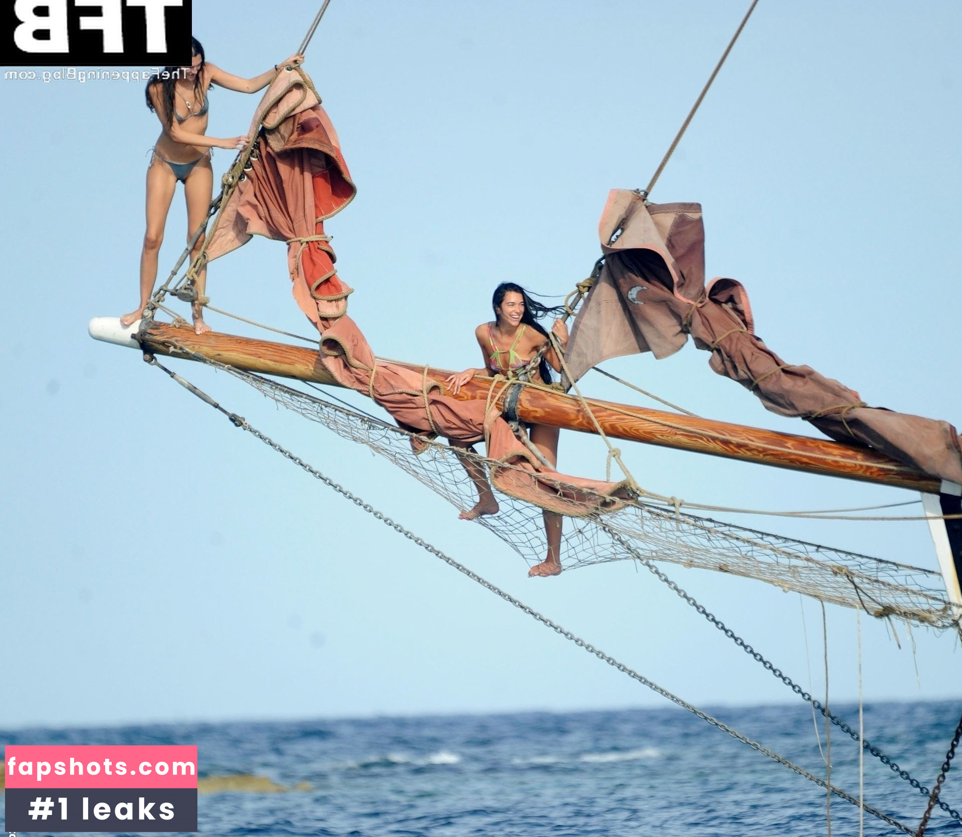 Dua Lipa gallery photo #4328