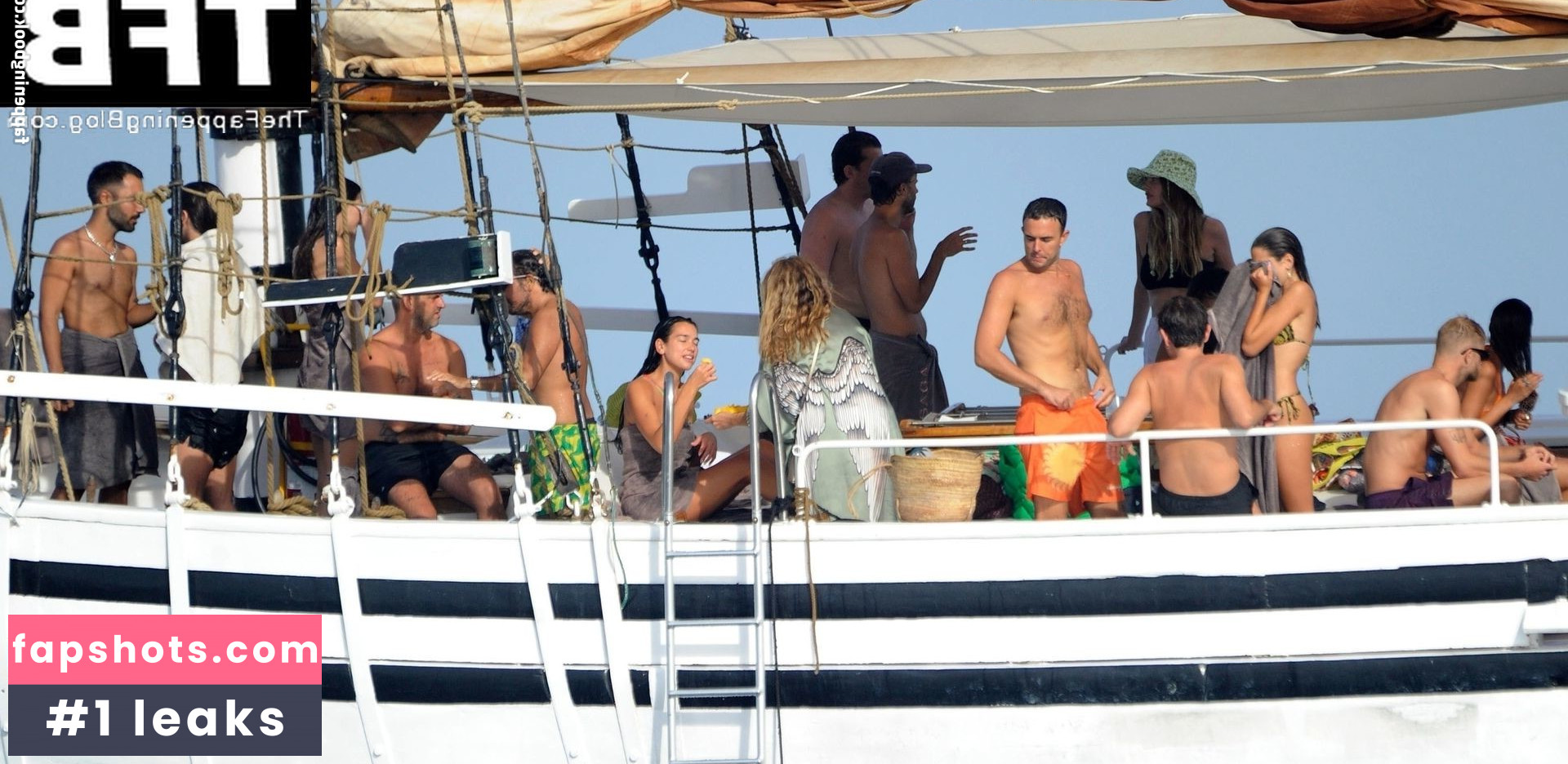 Dua Lipa gallery photo #4329