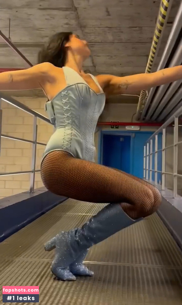 Dua Lipa gallery photo #435