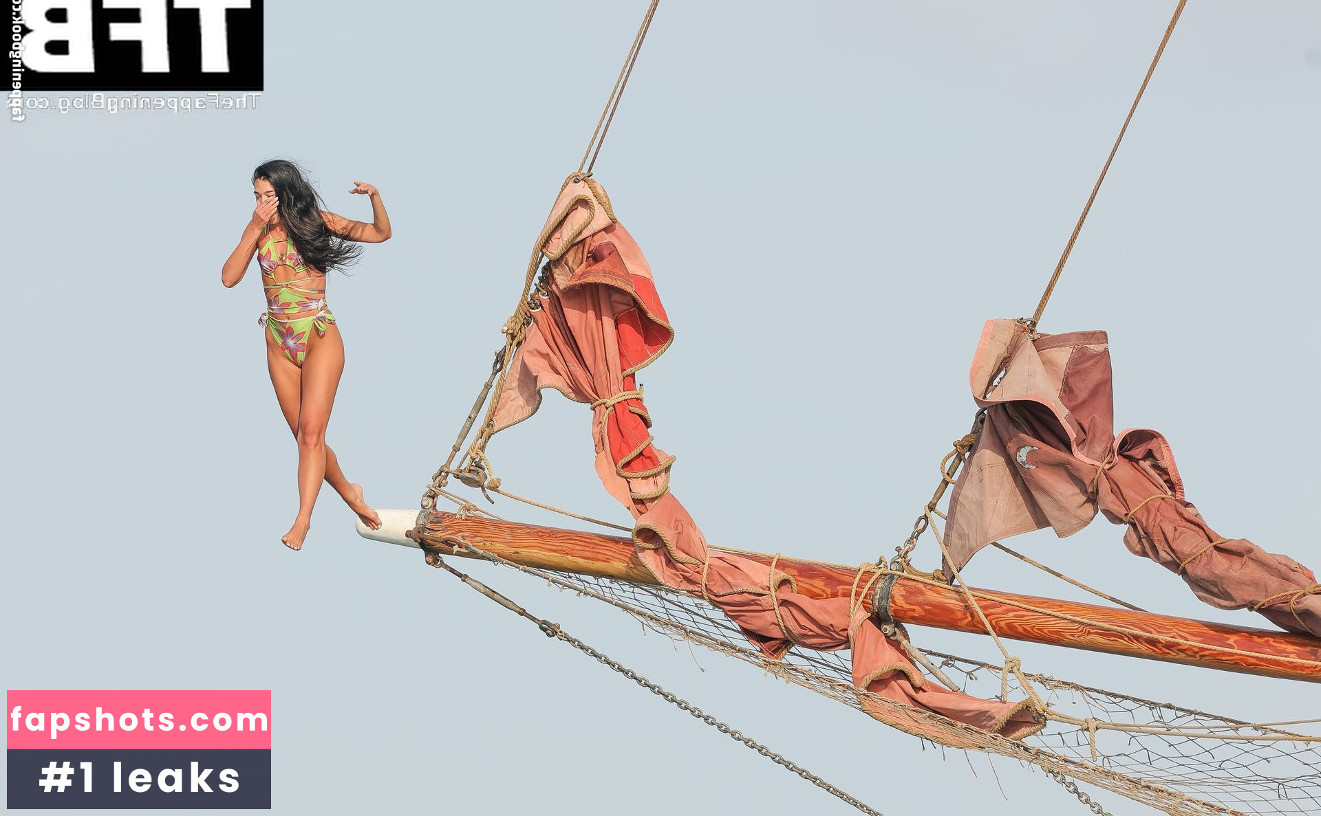 Dua Lipa gallery photo #4352