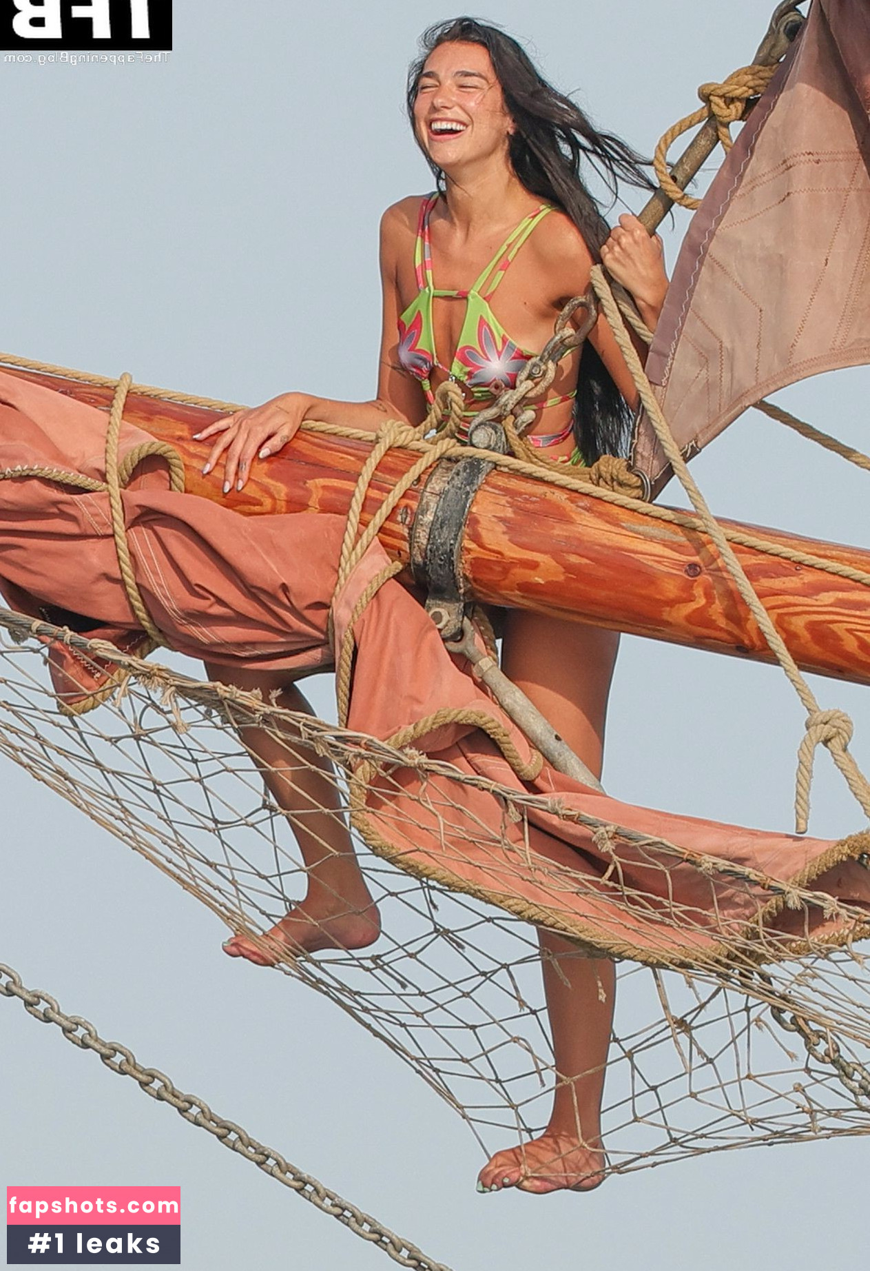 Dua Lipa gallery photo #4361