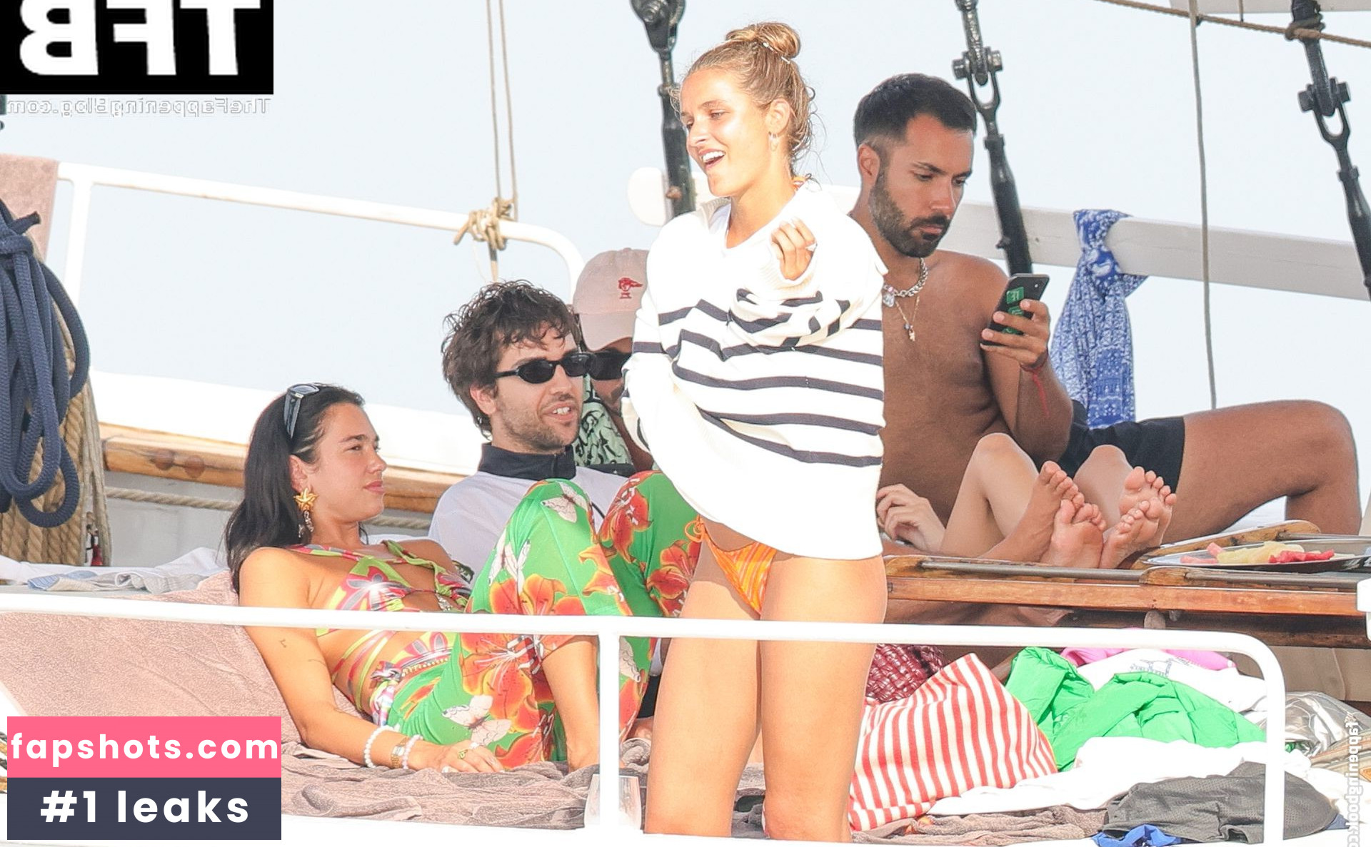 Dua Lipa gallery photo #4366