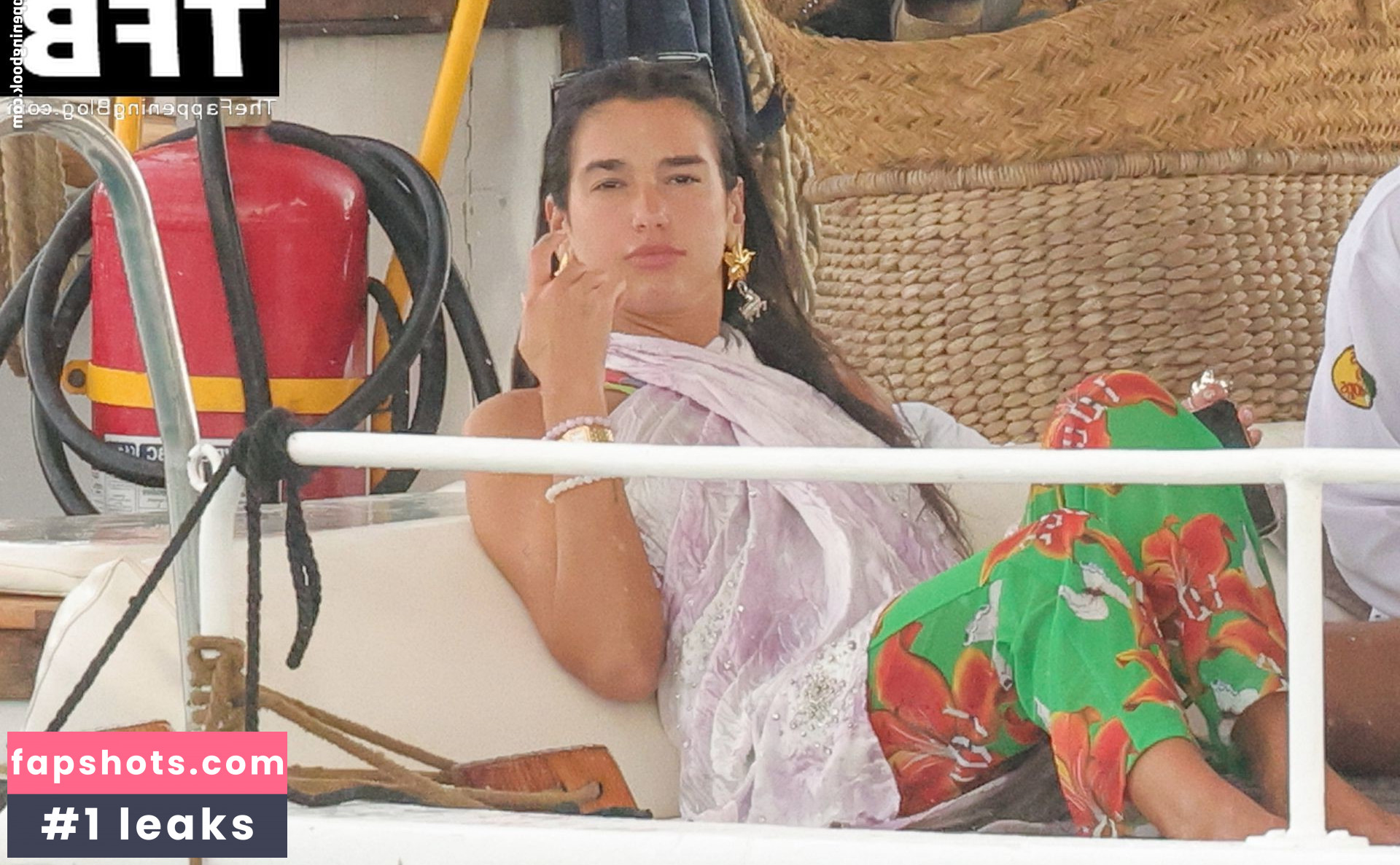 Dua Lipa gallery photo #4367