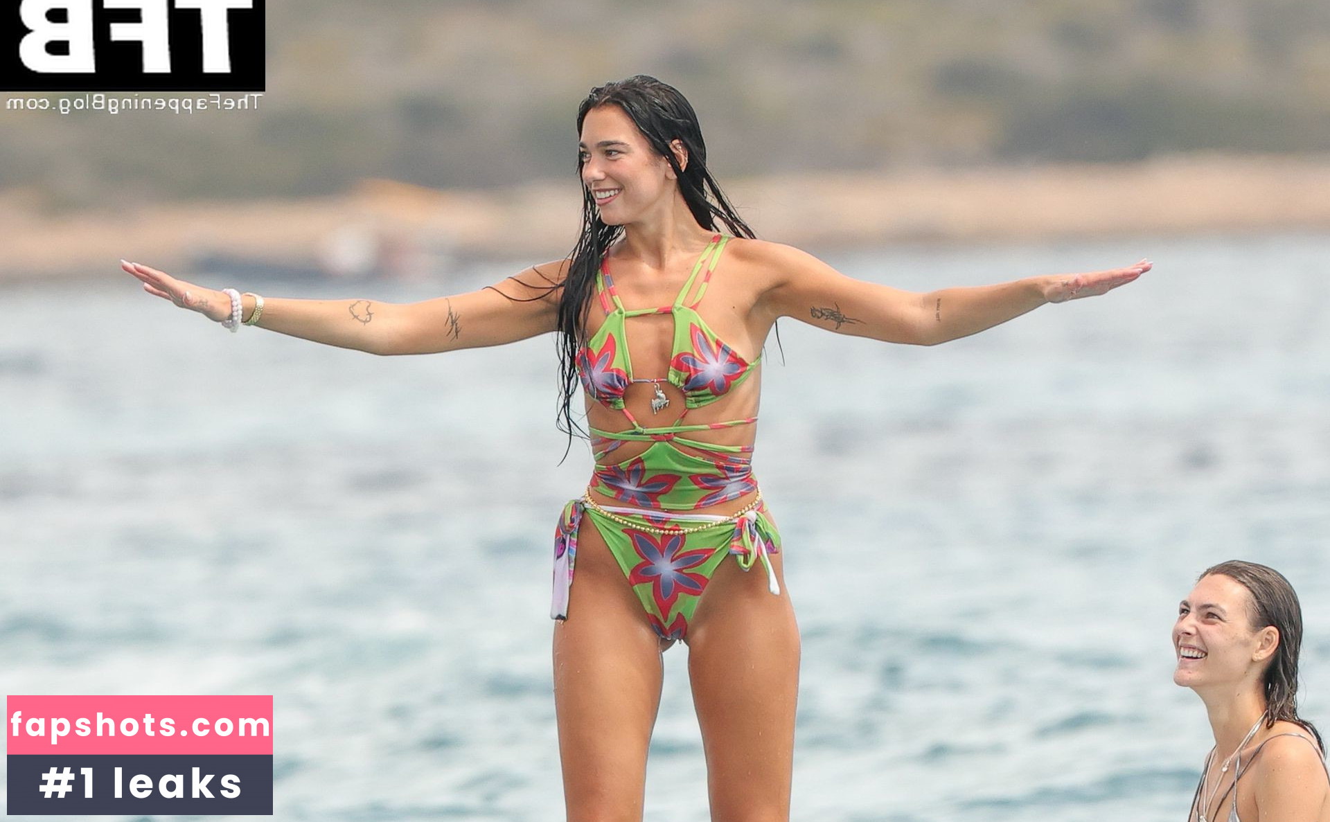 Dua Lipa gallery photo #4400