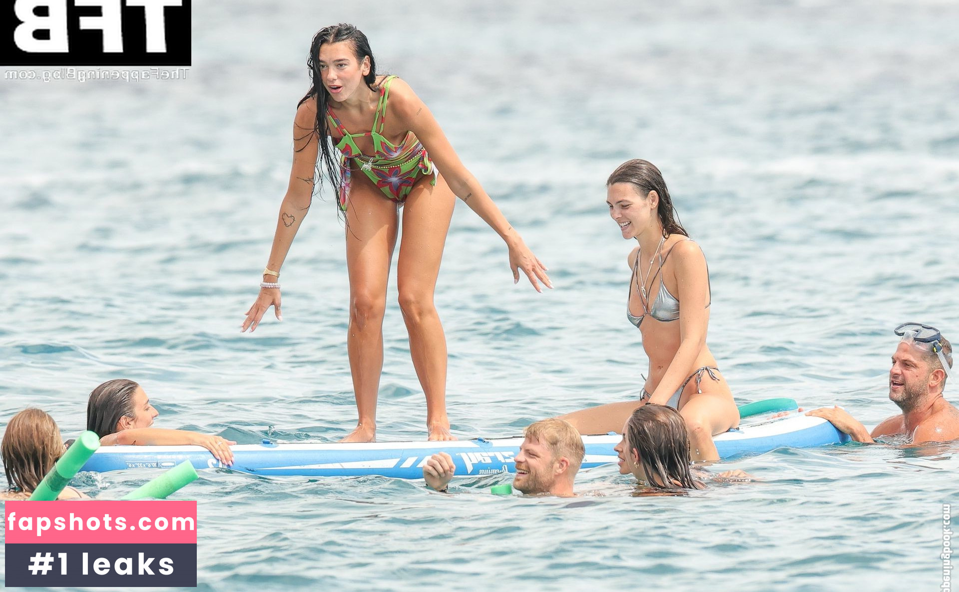 Dua Lipa gallery photo #4403