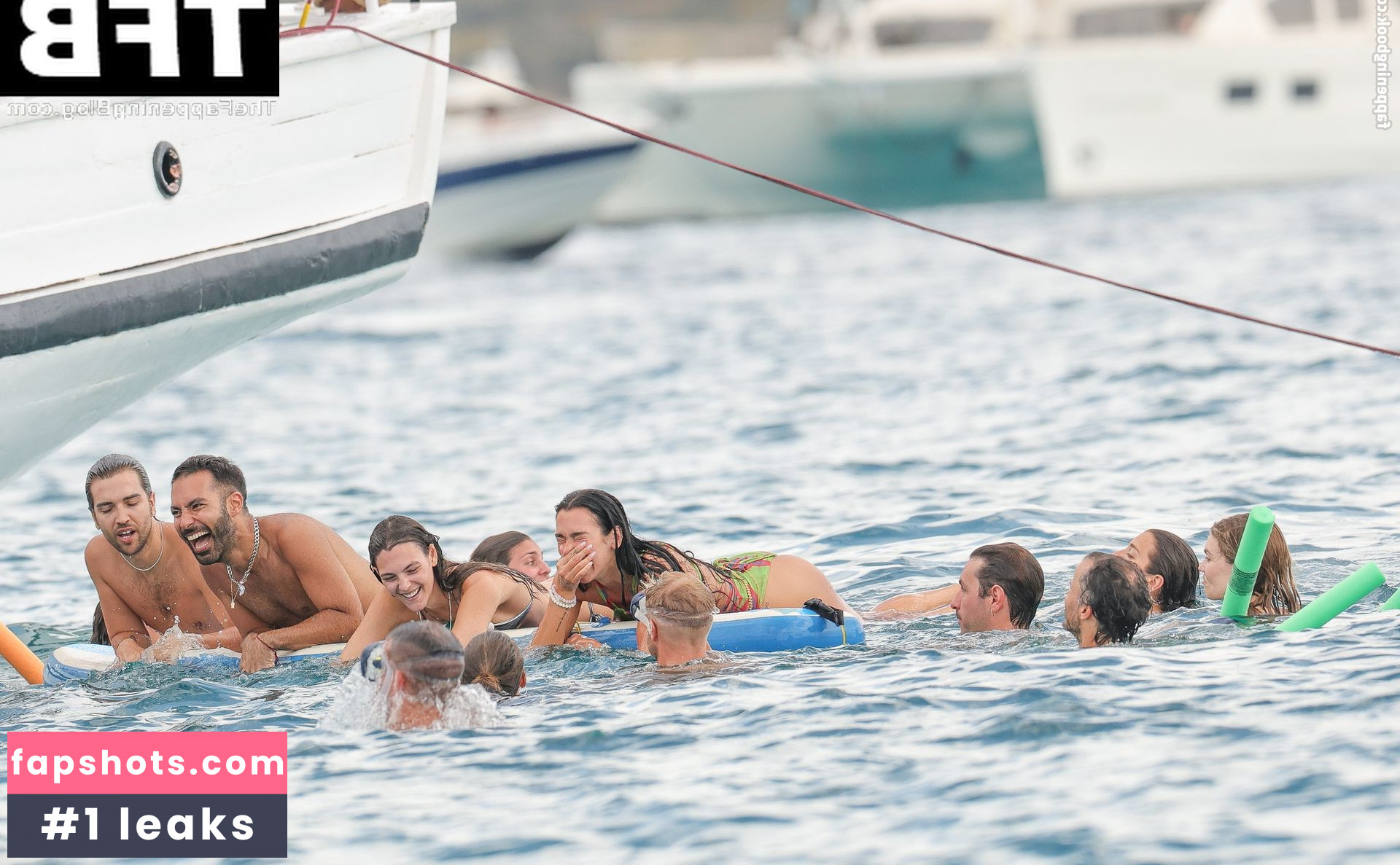 Dua Lipa gallery photo #4416