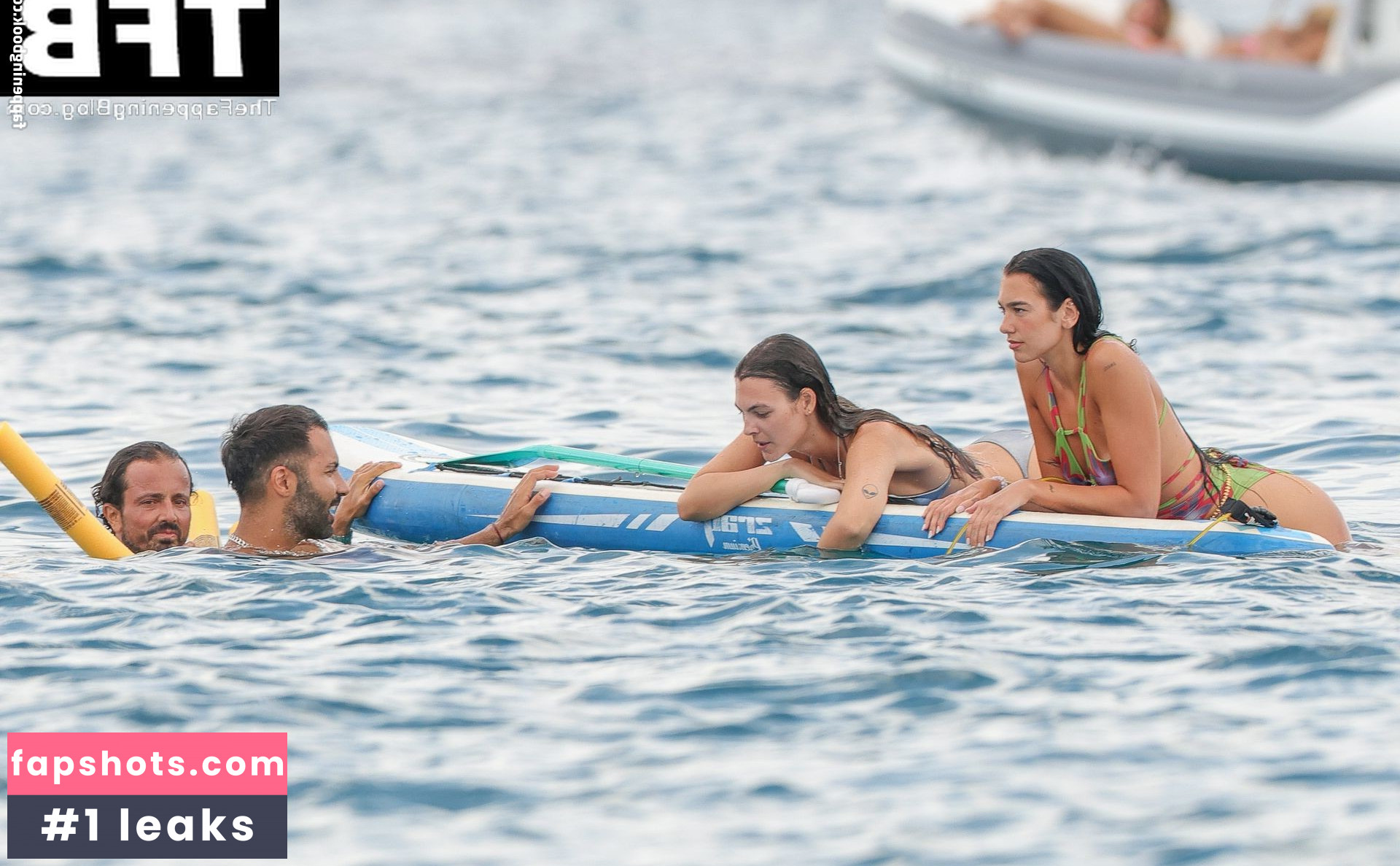 Dua Lipa gallery photo #4420