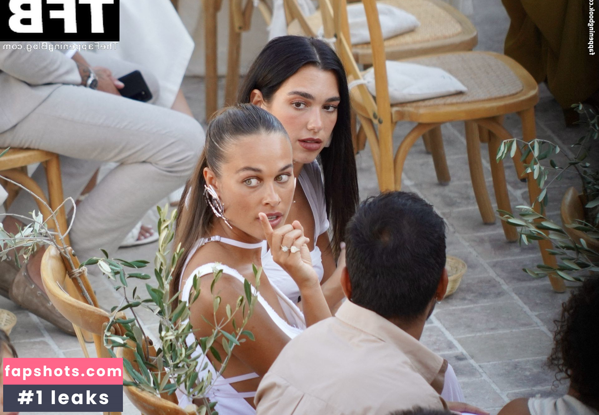 Dua Lipa gallery photo #4442