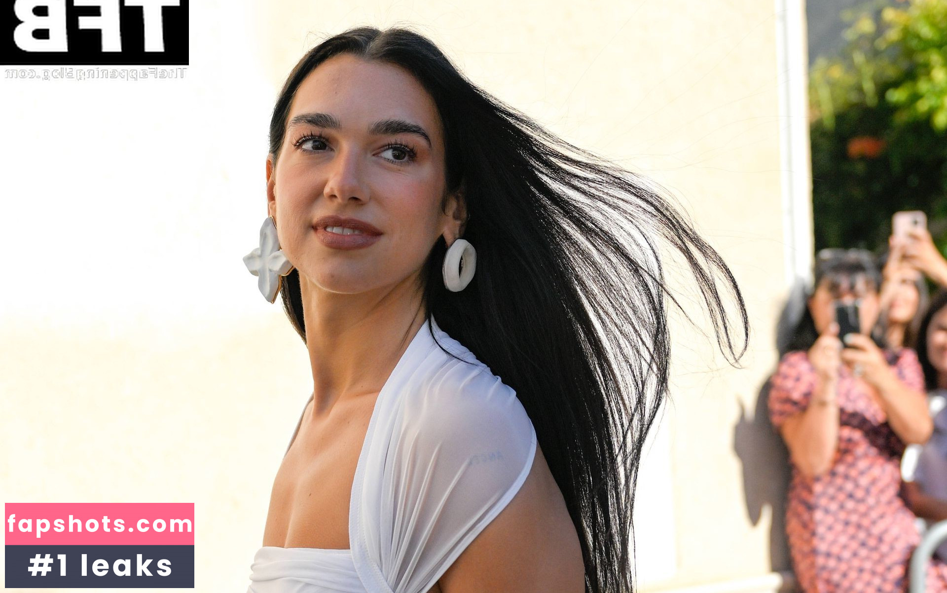 Dua Lipa gallery photo #4470