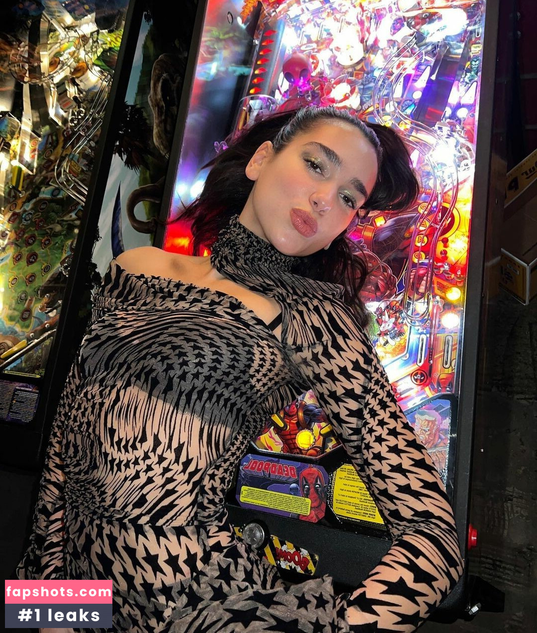 Dua Lipa gallery photo #4532