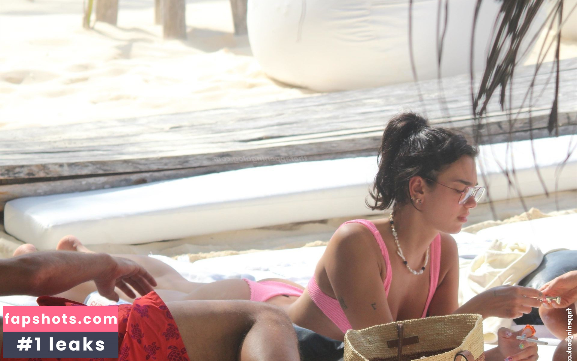 Dua Lipa gallery photo #4567