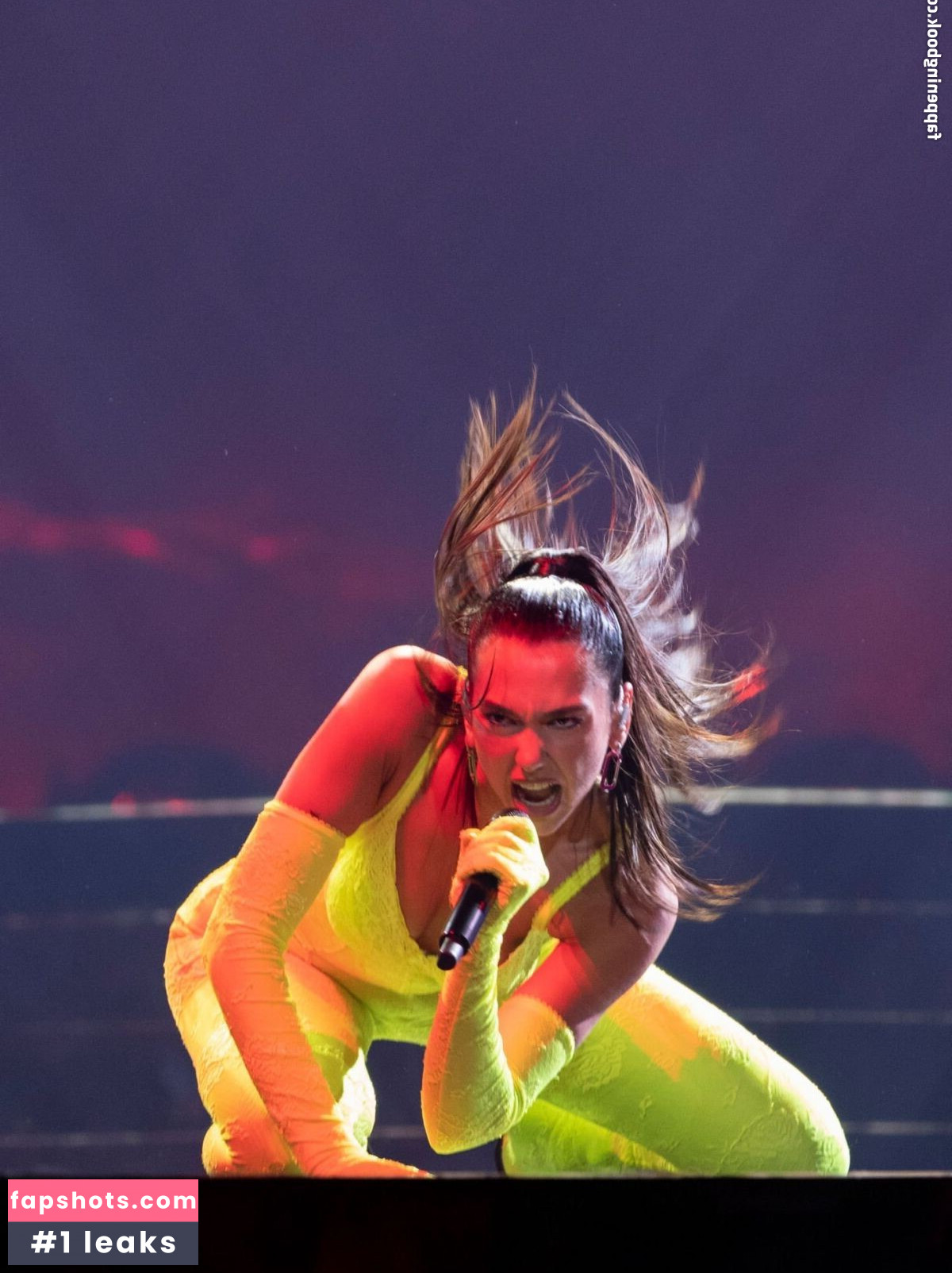 Dua Lipa gallery photo #4909