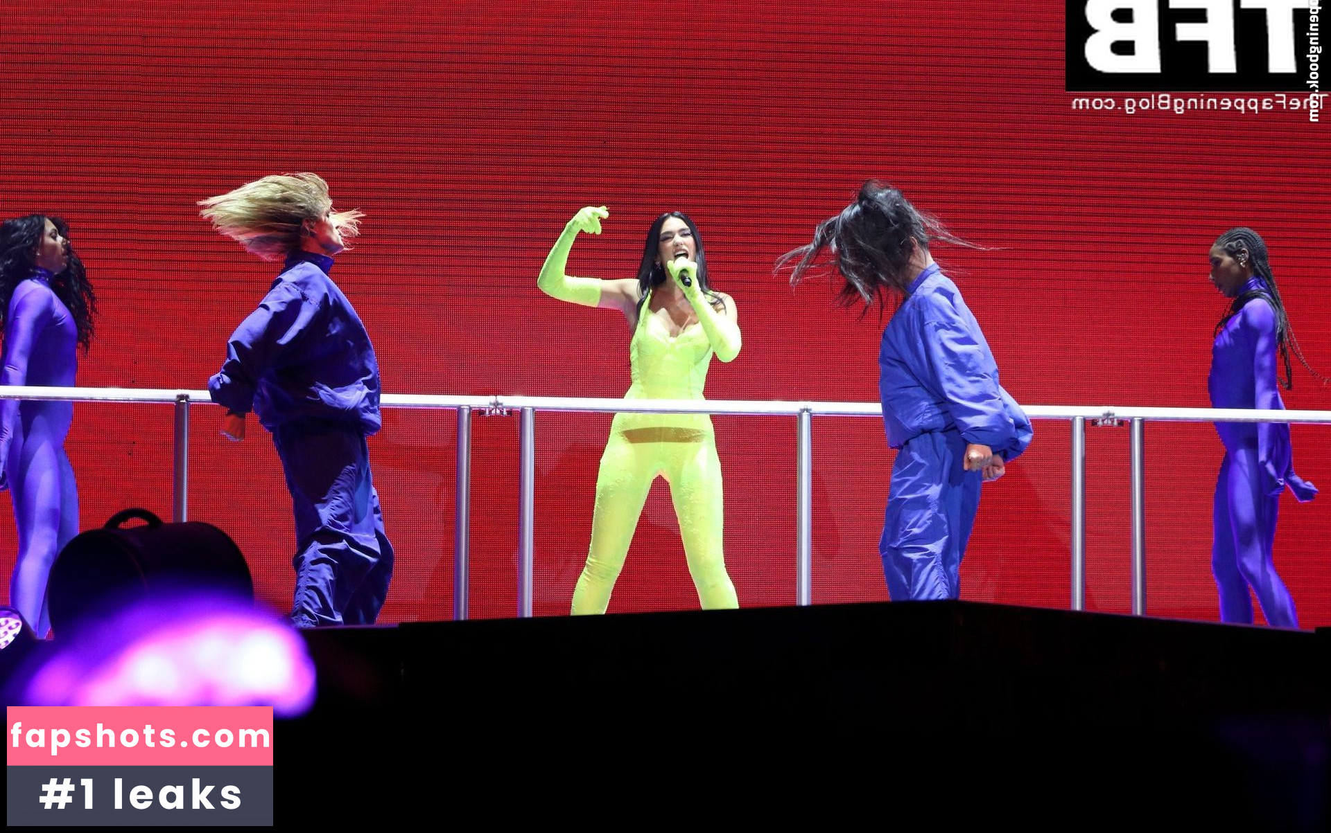 Dua Lipa gallery photo #5025