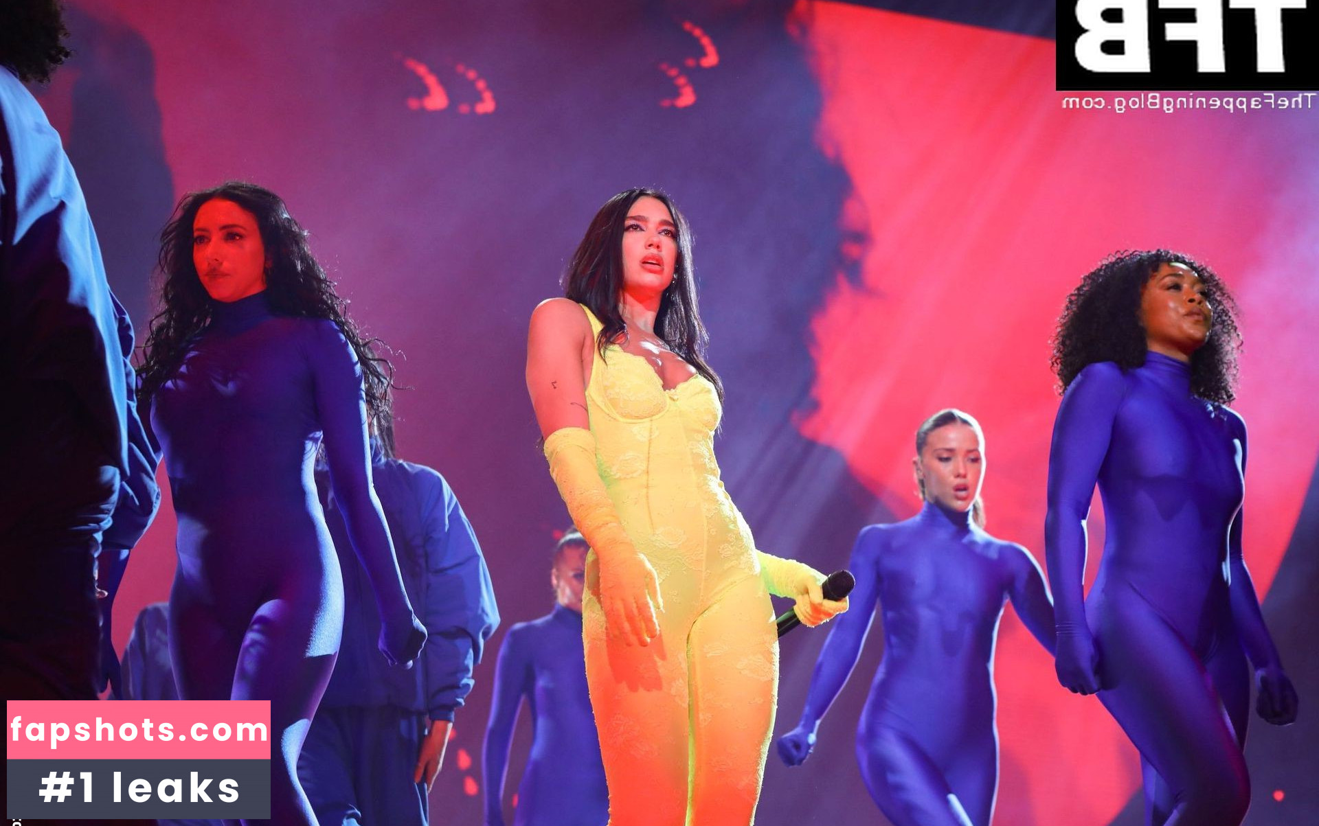 Dua Lipa gallery photo #5032