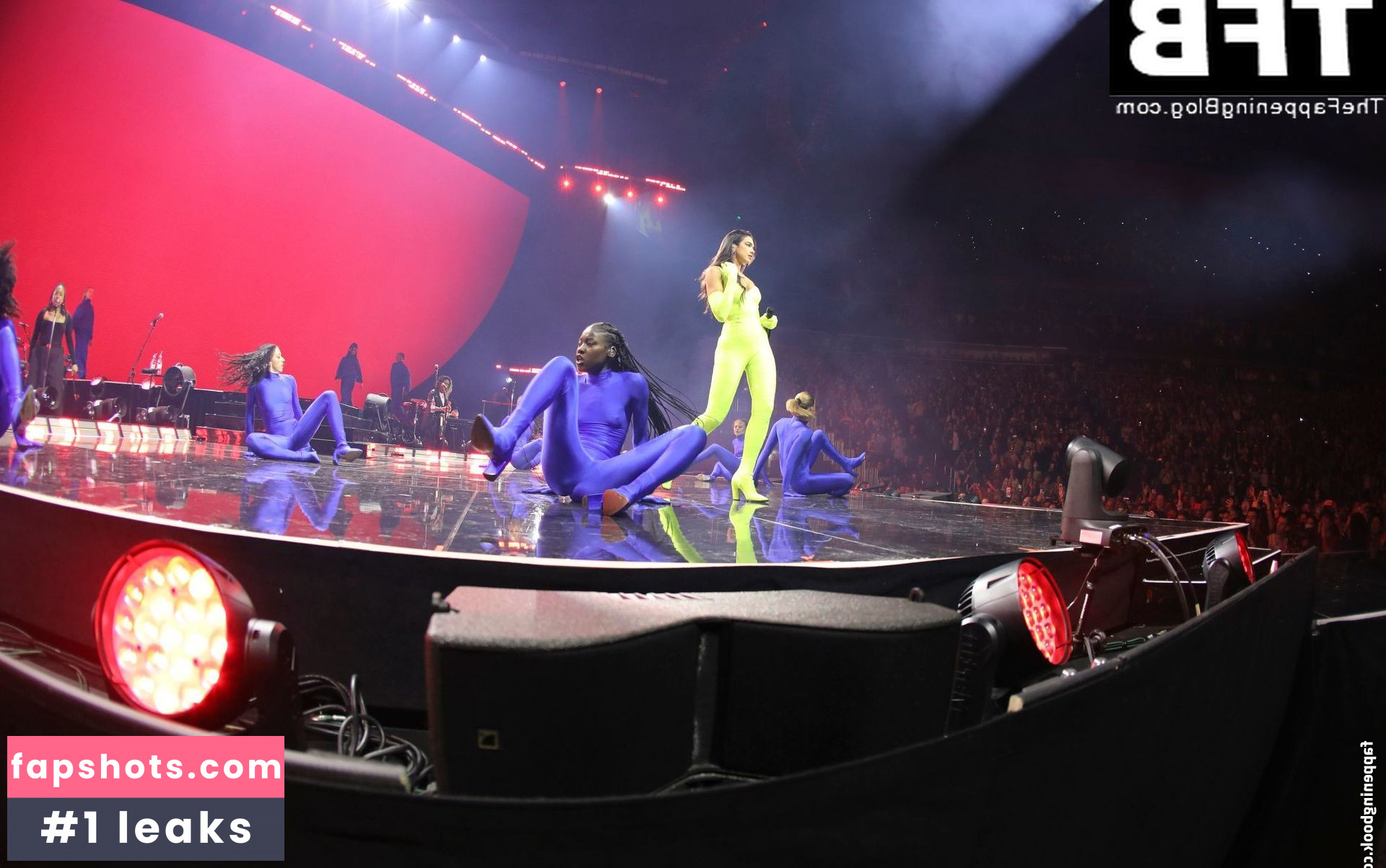 Dua Lipa gallery photo #5057