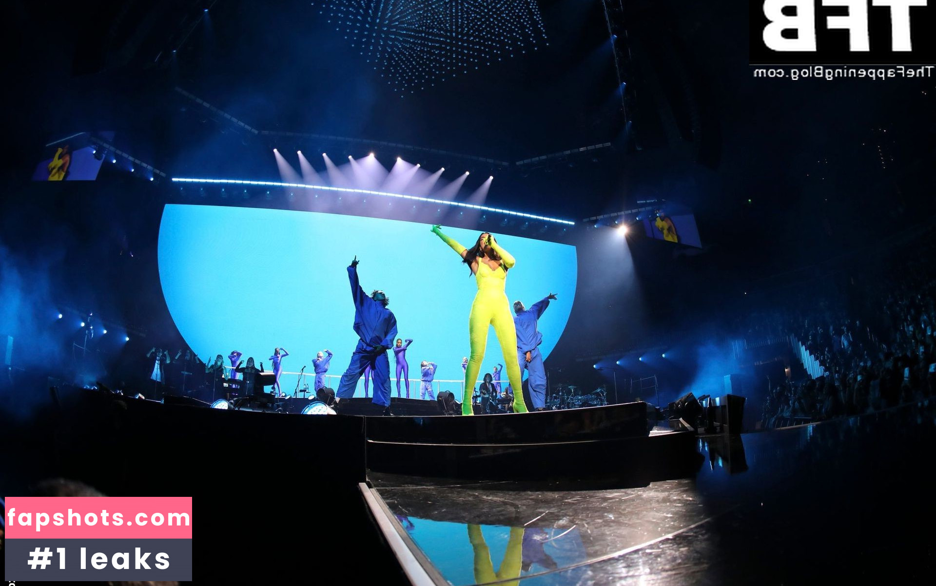 Dua Lipa gallery photo #5059