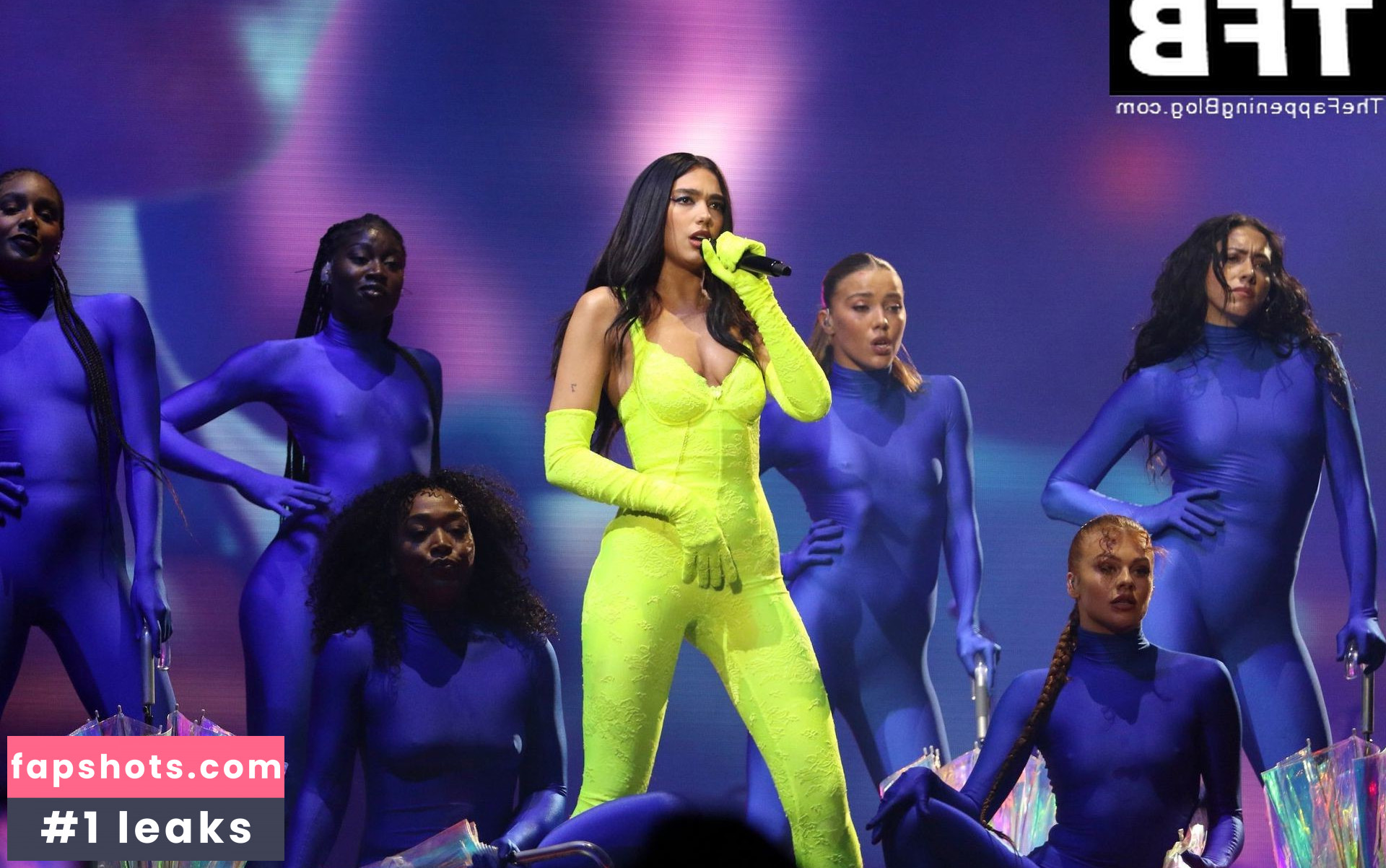 Dua Lipa gallery photo #5071