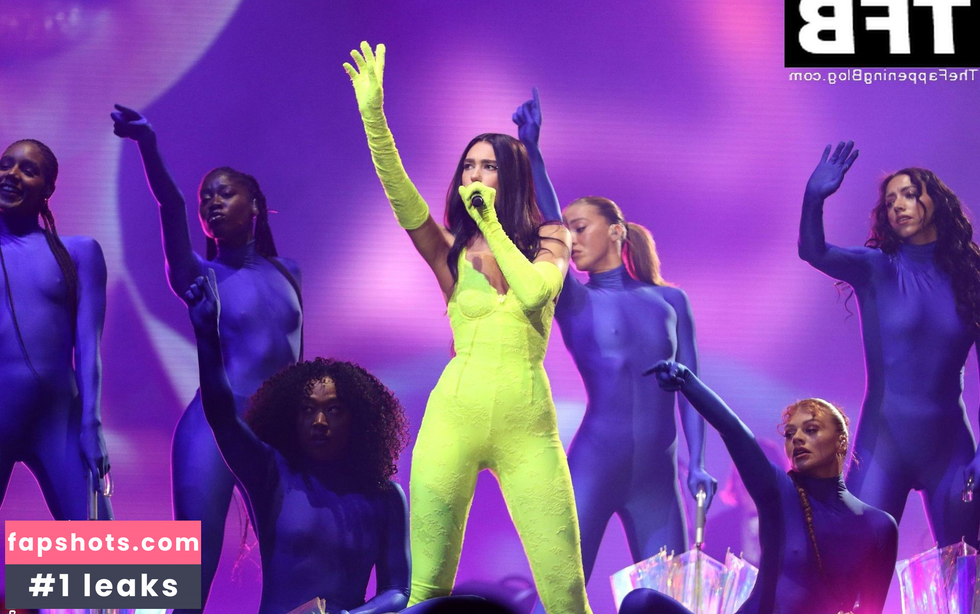 Dua Lipa gallery photo #5072