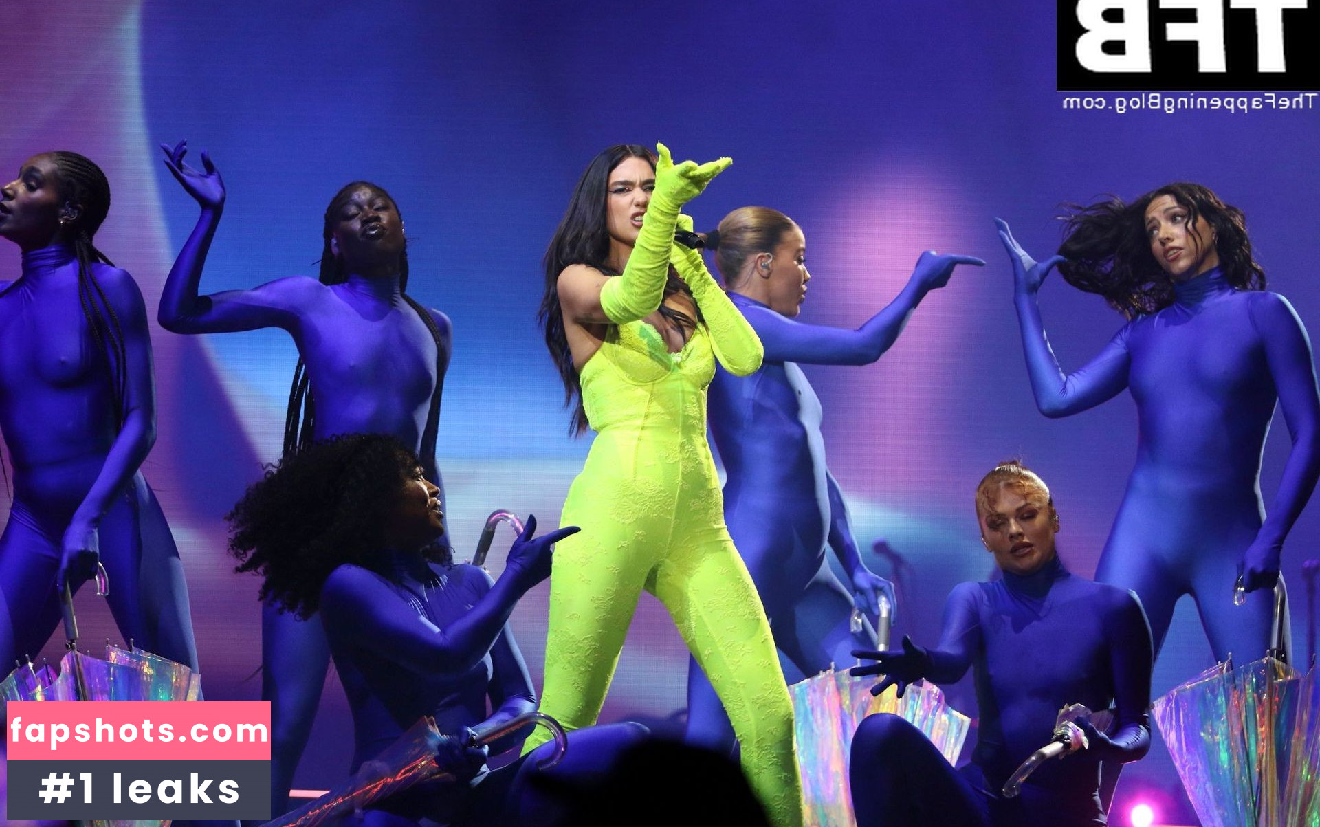 Dua Lipa gallery photo #5075