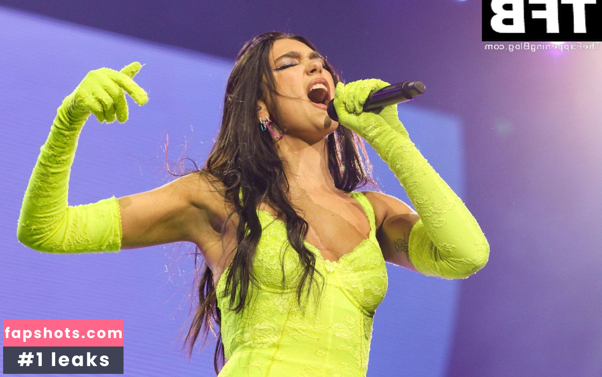 Dua Lipa gallery photo #5083