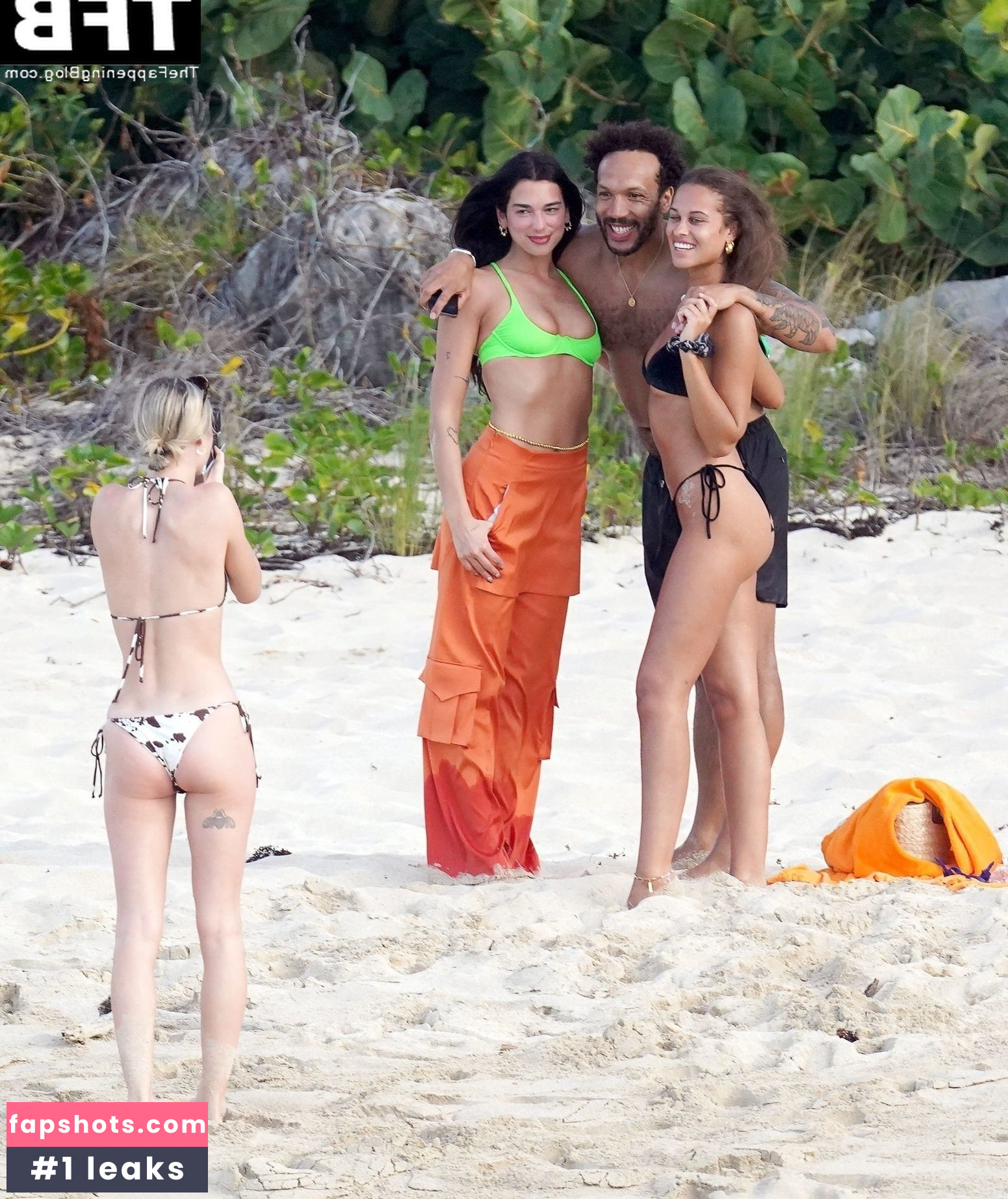 Dua Lipa gallery photo #5259