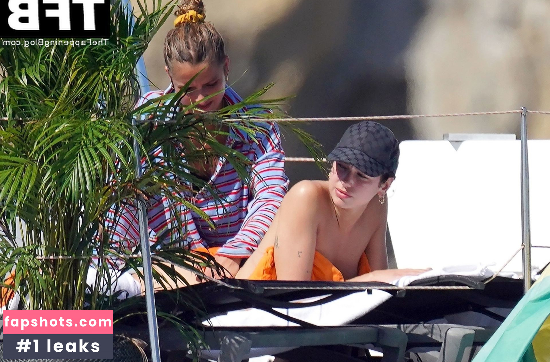 Dua Lipa gallery photo #5278