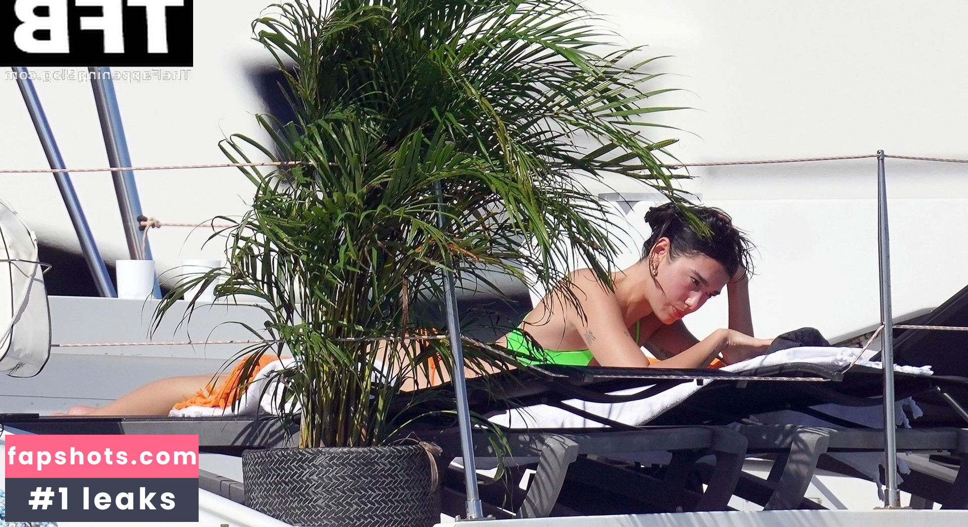 Dua Lipa gallery photo #5283